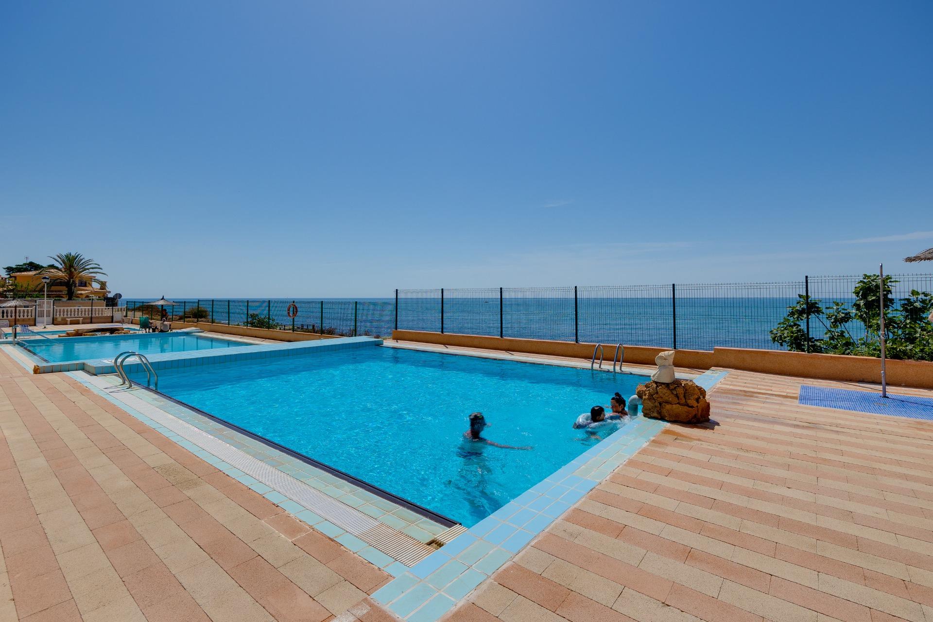 Apartamento con vistas al mar a solo 100 metros de la playa  - foto 33