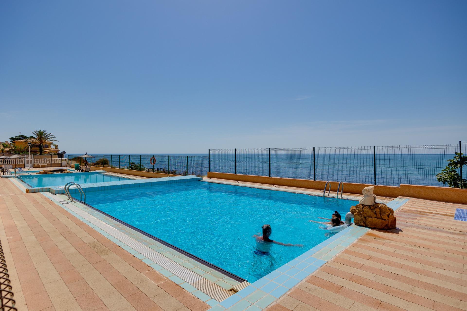 Apartamento con vistas al mar a solo 100 metros de la playa  - foto 34