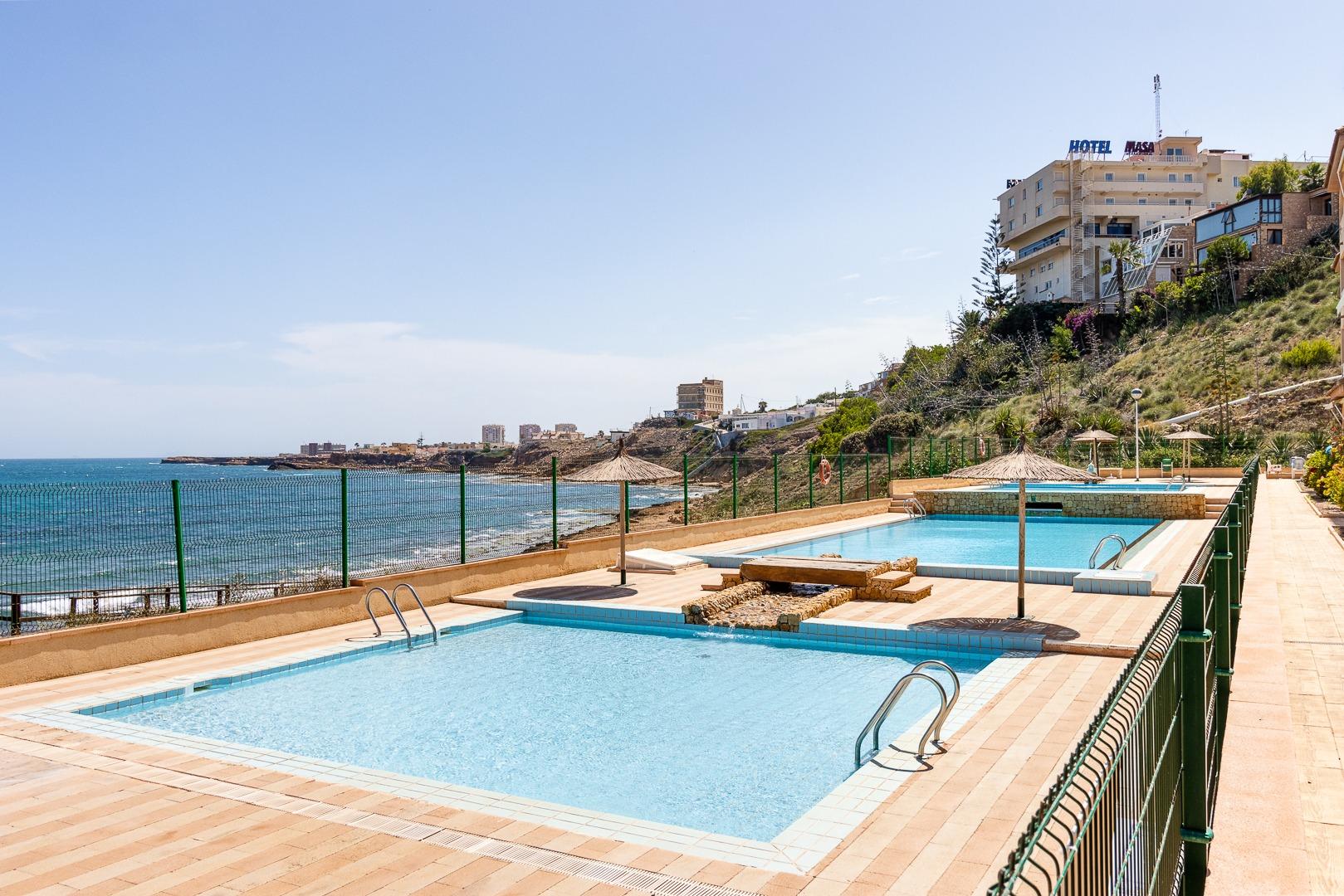 Apartamento con vistas al mar a solo 100 metros de la playa  - foto 35
