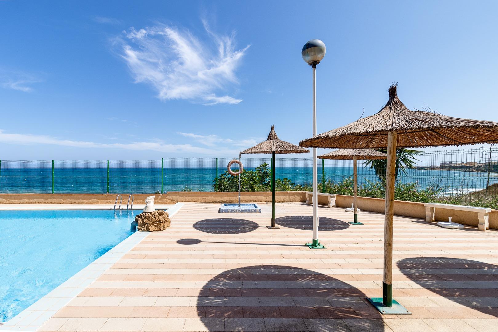 Apartamento con vistas al mar a solo 100 metros de la playa  - foto 43