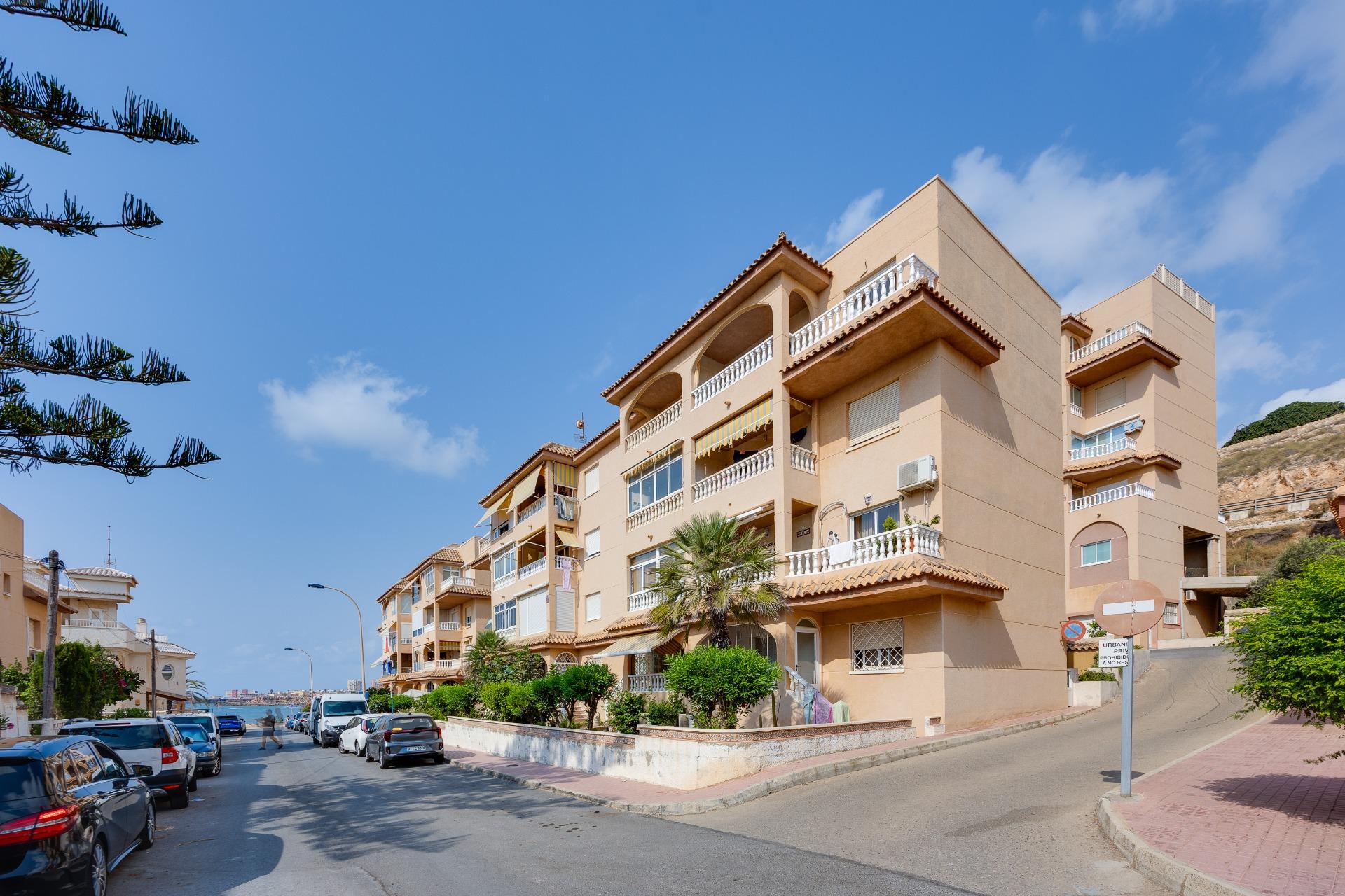 Apartamento con vistas al mar a solo 100 metros de la playa  - foto 44