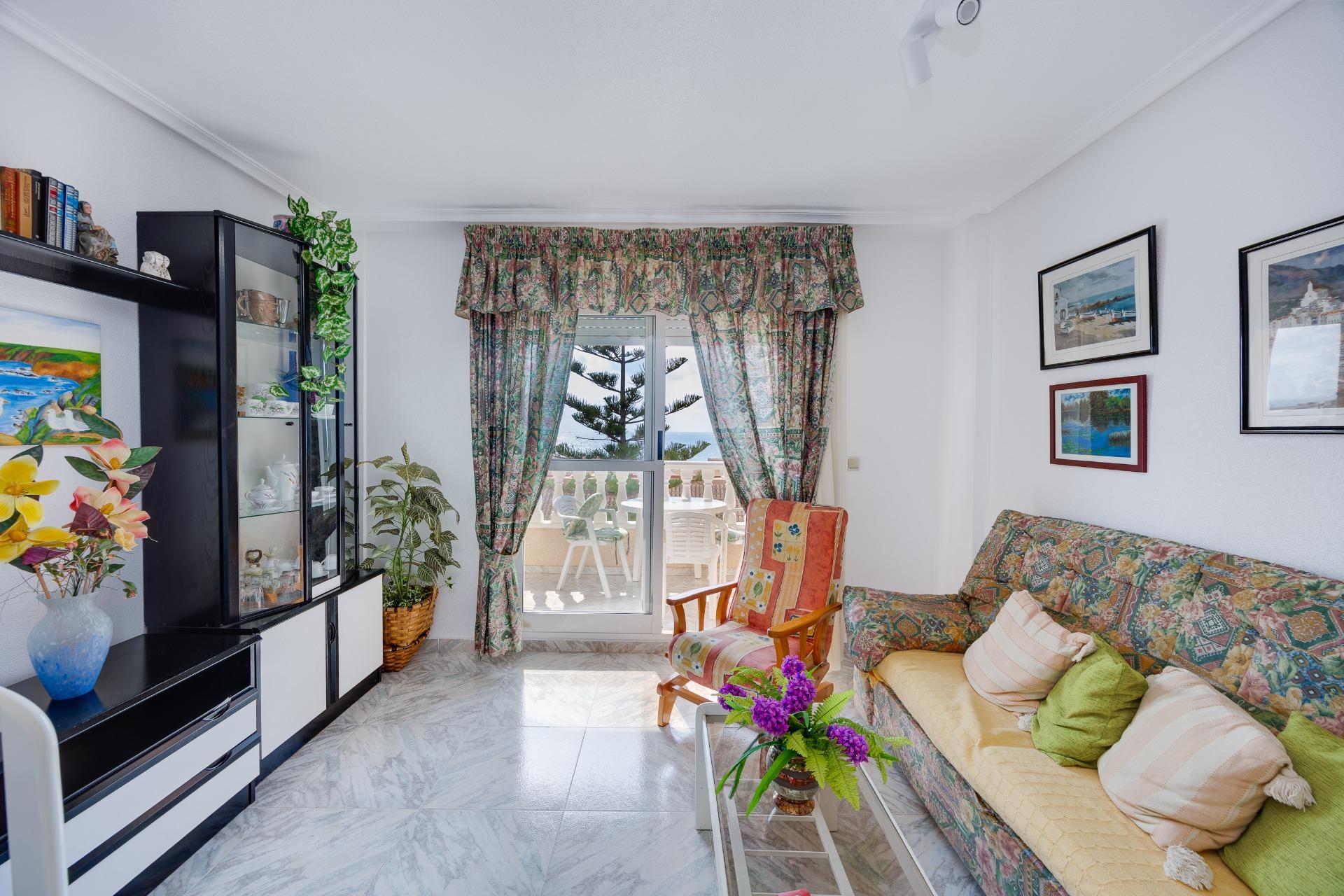 Apartamento con vistas al mar a solo 100 metros de la playa  - foto 7