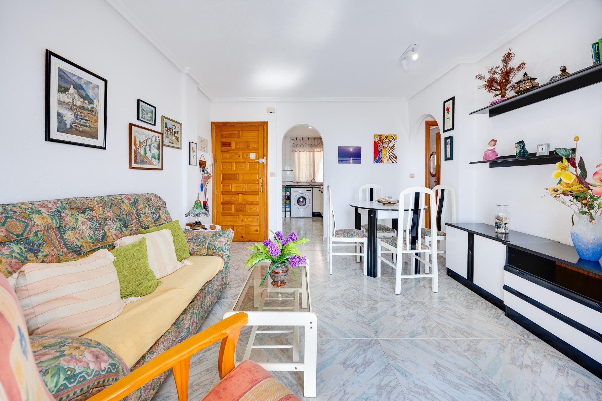 Apartamento con vistas al mar a solo 100 metros de la playa  - foto 8