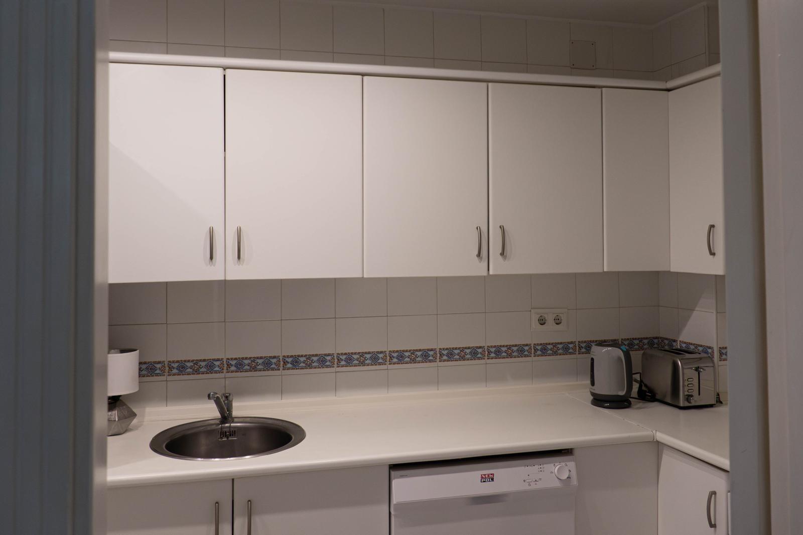 CHOLLO!!! Apartamento de 125 m2 de 3 dormitorios y dos baños - foto 29