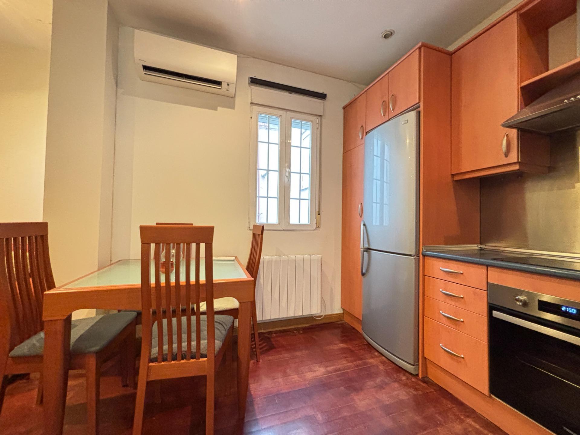 Piso en alquiler de 1 habitación en calle Fernández de los R - foto 4