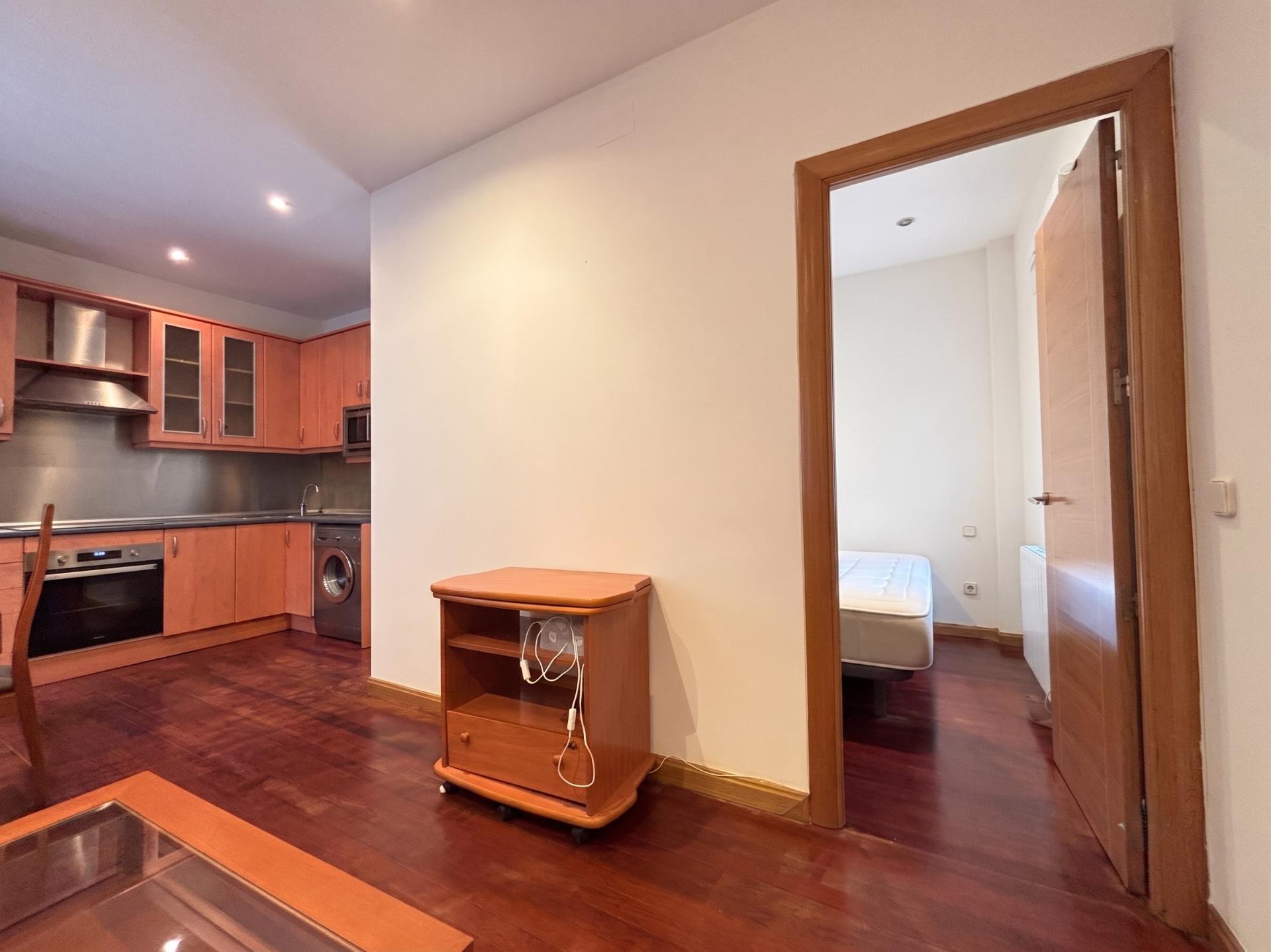 Piso en alquiler de 1 habitación en calle Fernández de los R - foto 8