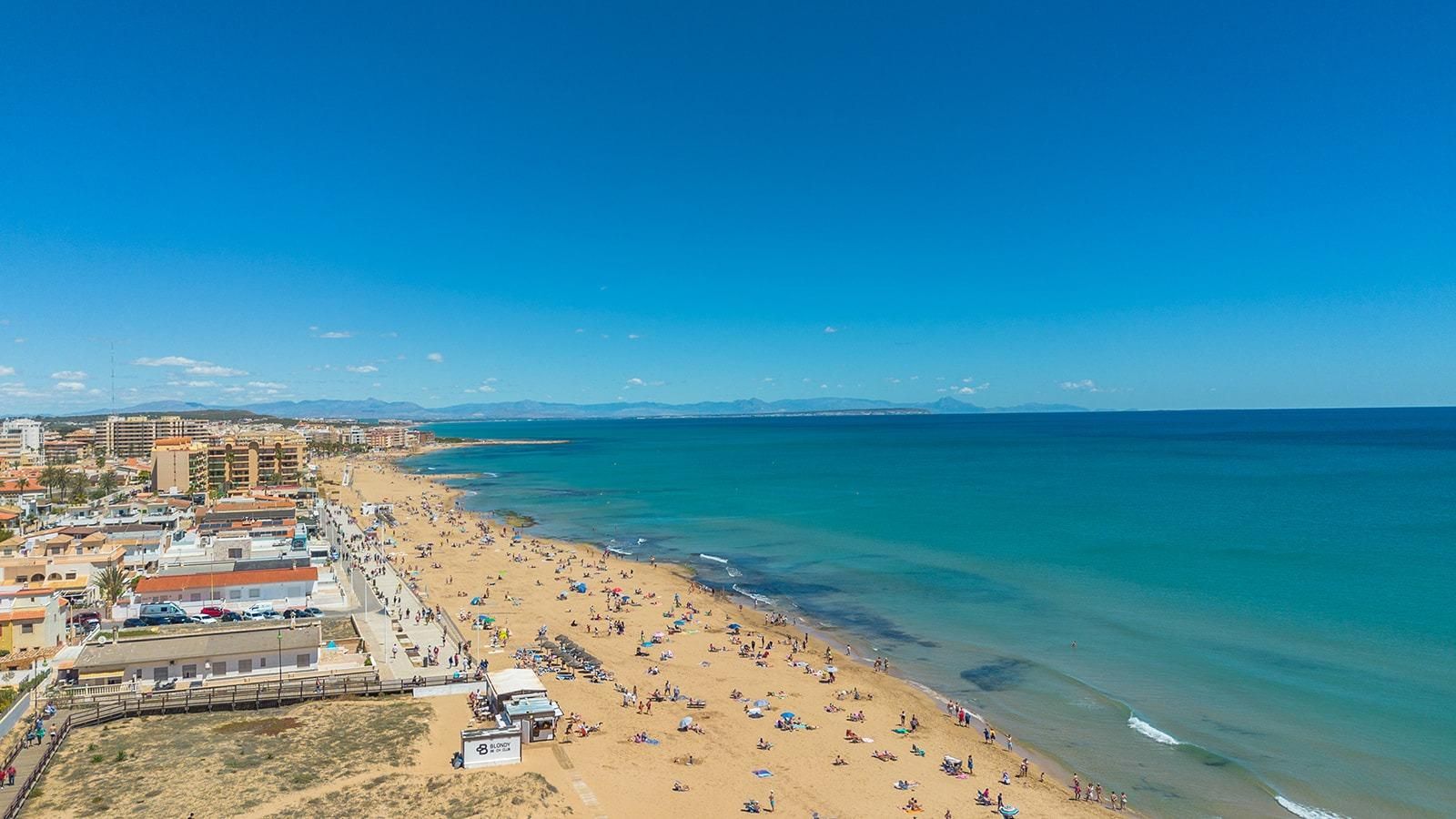 ¡Oportunidad Única en La Mata! Ático de 1 dormitorio a 350 m - foto 11