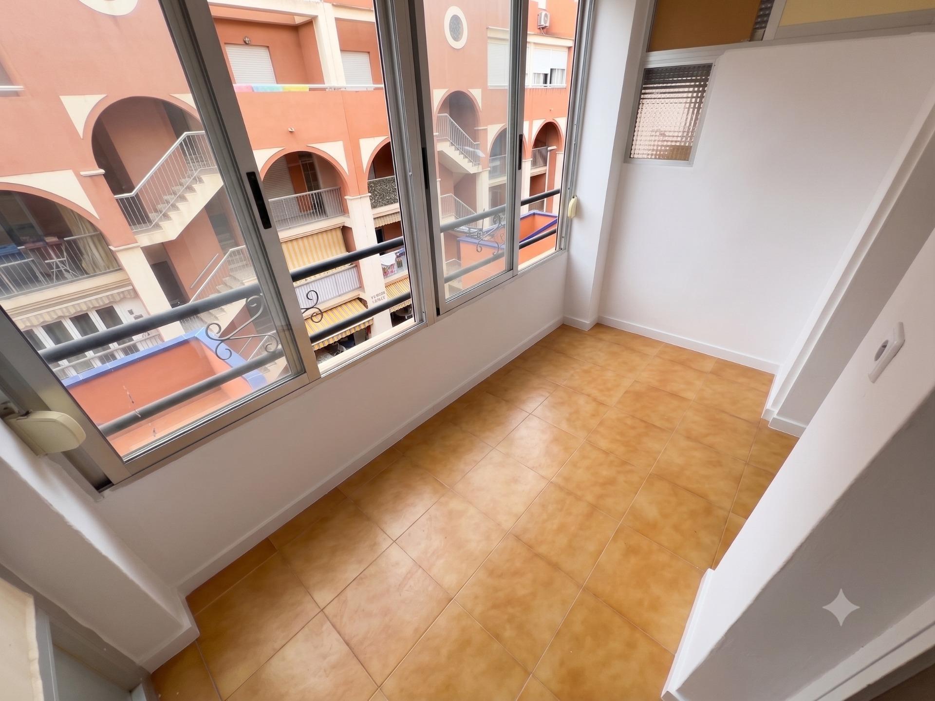 ¡Oportunidad Única en La Mata! Ático de 1 dormitorio a 350 m - foto 4