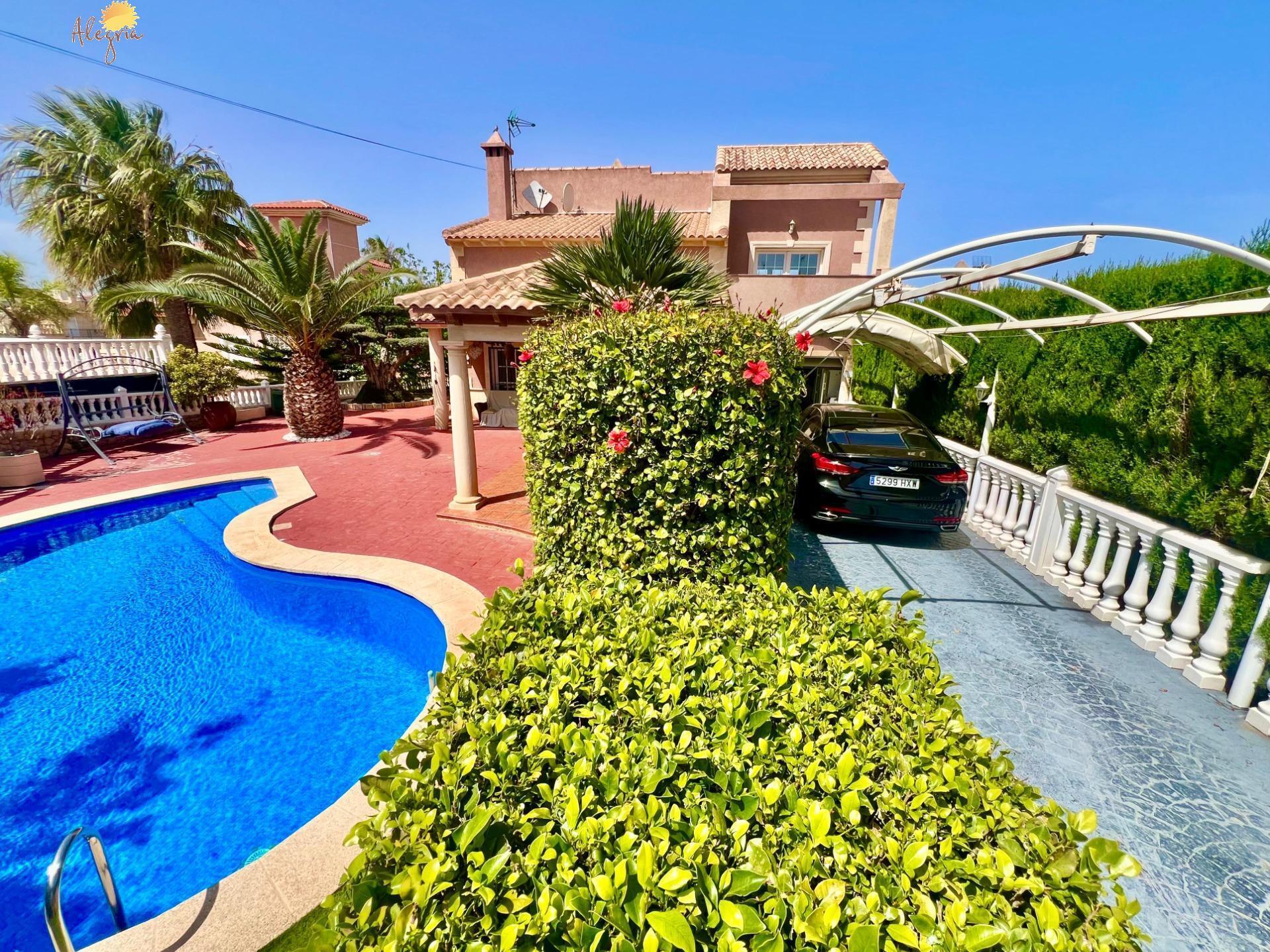 Villa 3 habitaciones 253m² en venta - La siesta