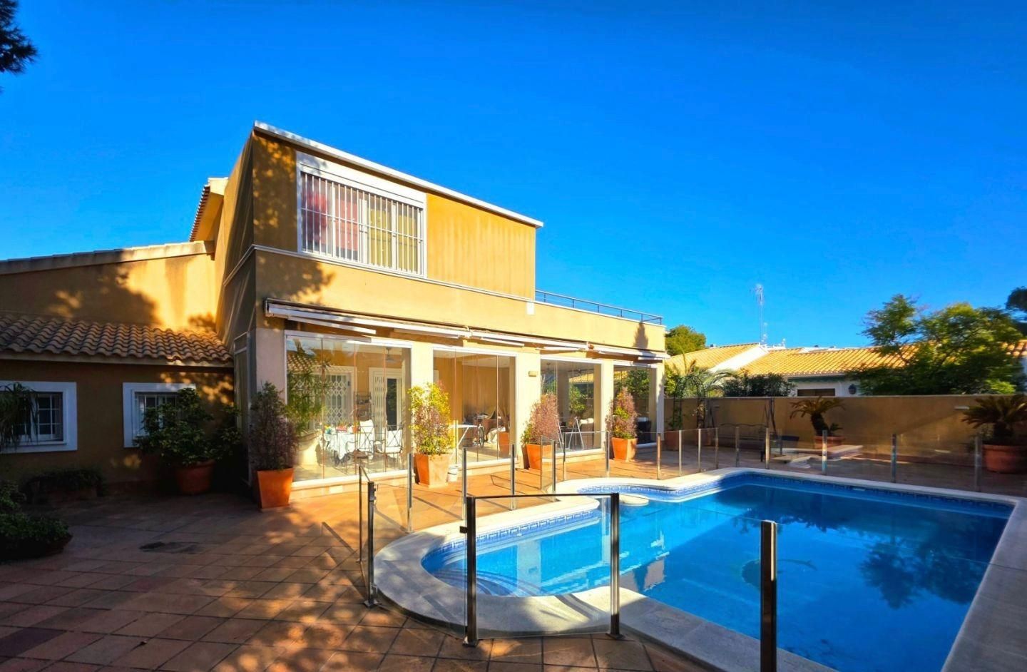 Casa 5 habitaciones 179m² en venta - Altos de Campoamor