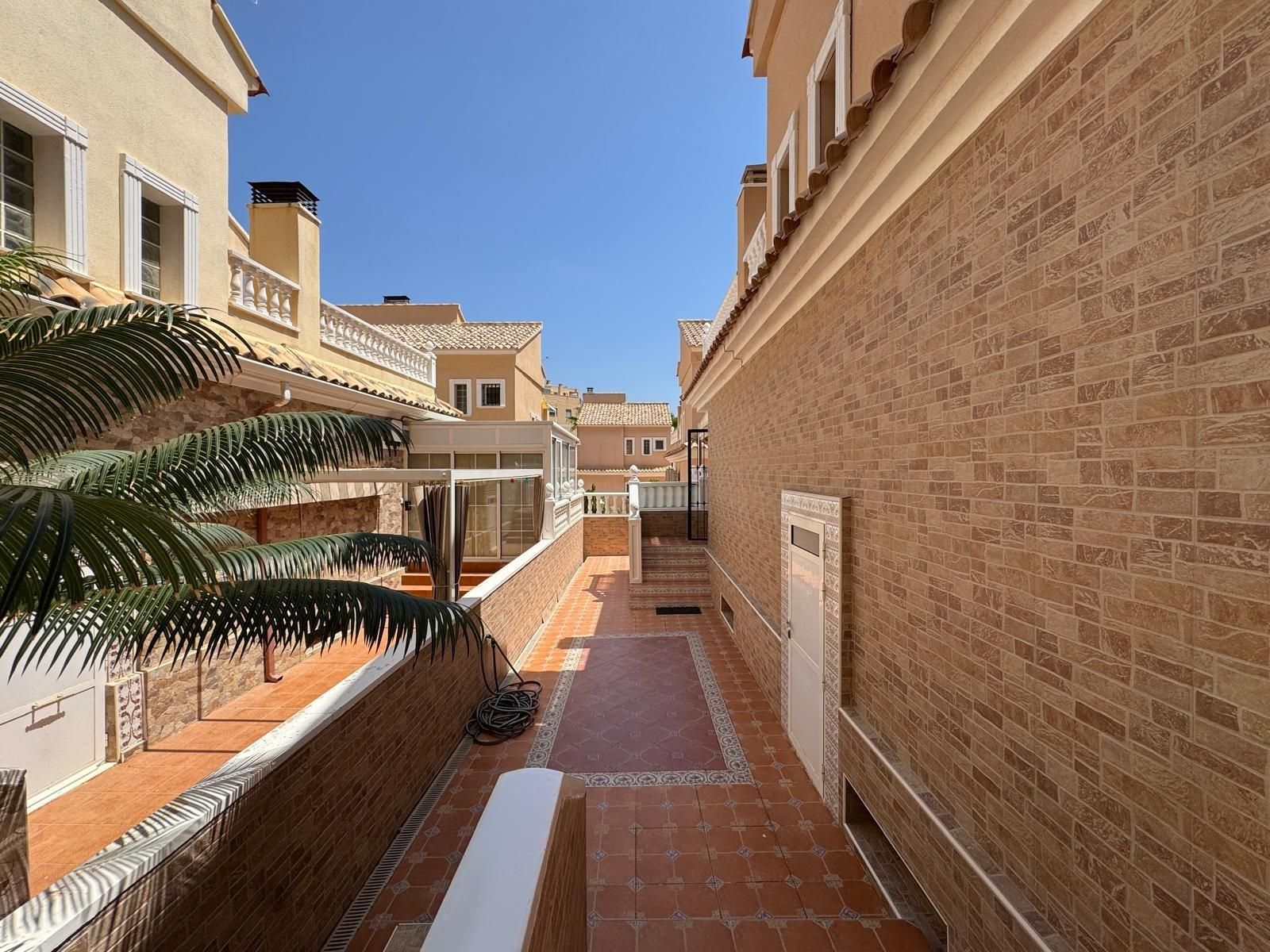 Casa 3 habitaciones 91m² en venta - Urbanizaciones