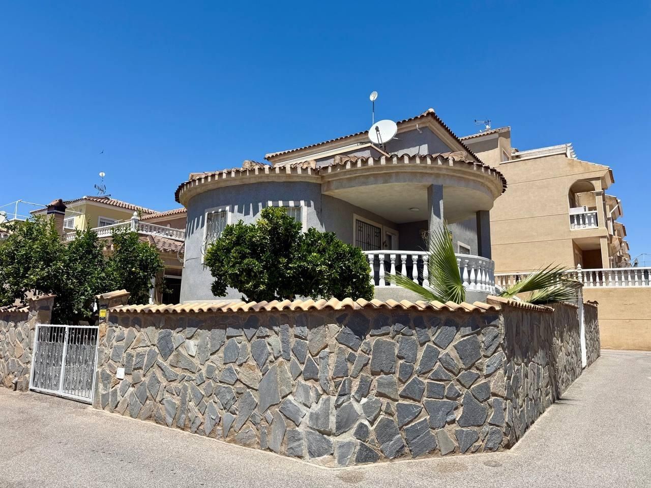 Villa 4 habitaciones 191m² en venta - Punta Prima