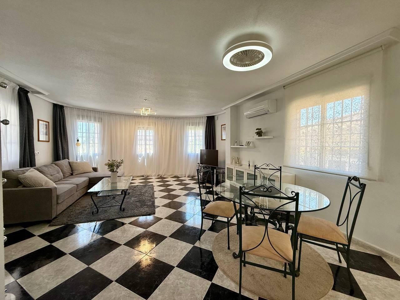 Villa 4 habitaciones 191m² en venta - Punta Prima - foto 4