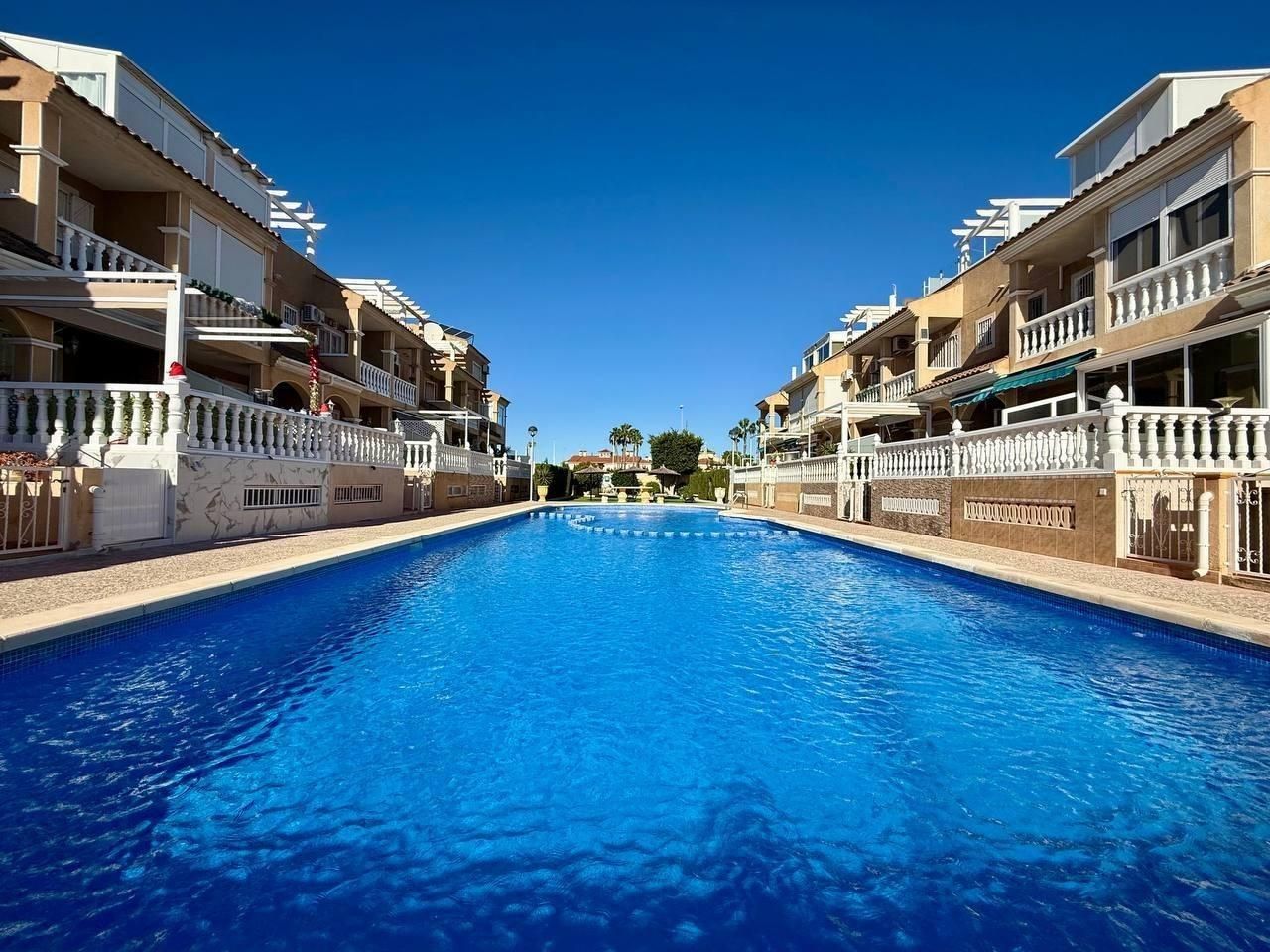 Villa 4 habitaciones 191m² en venta - Punta Prima - foto 5