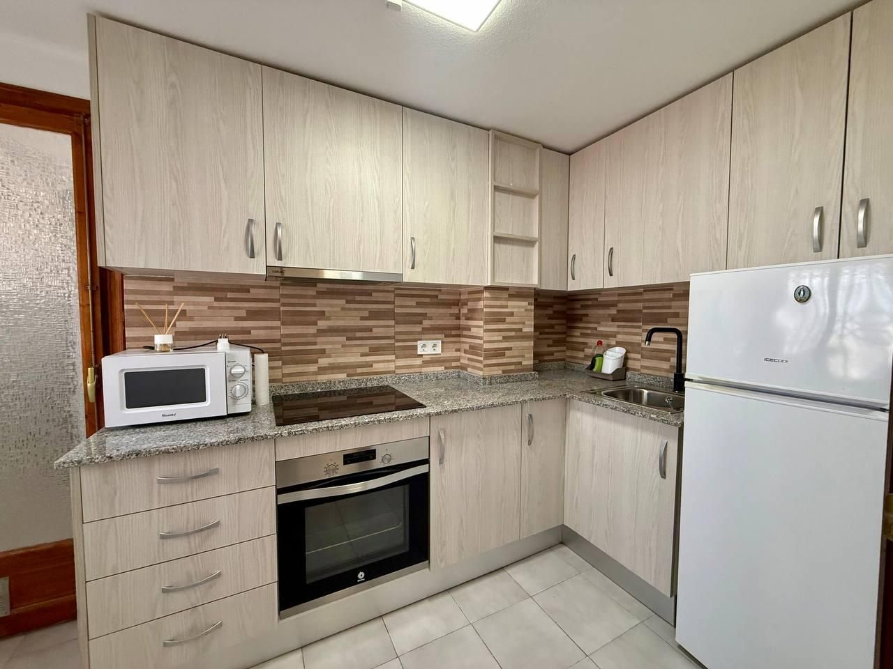 Apartamento 2 habitaciones 74m² en venta - Estacion de autob - foto 4