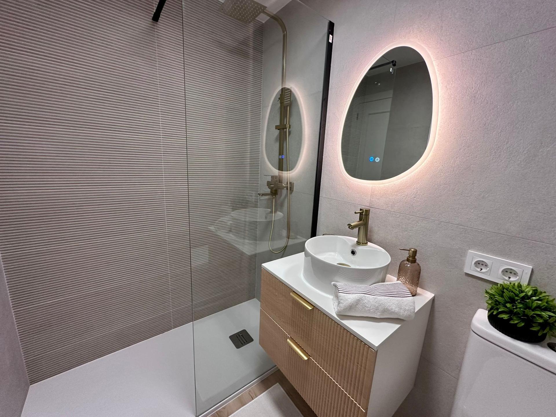 Apartamento 2 habitaciones 55m² en venta - Estacion de autob - foto 13