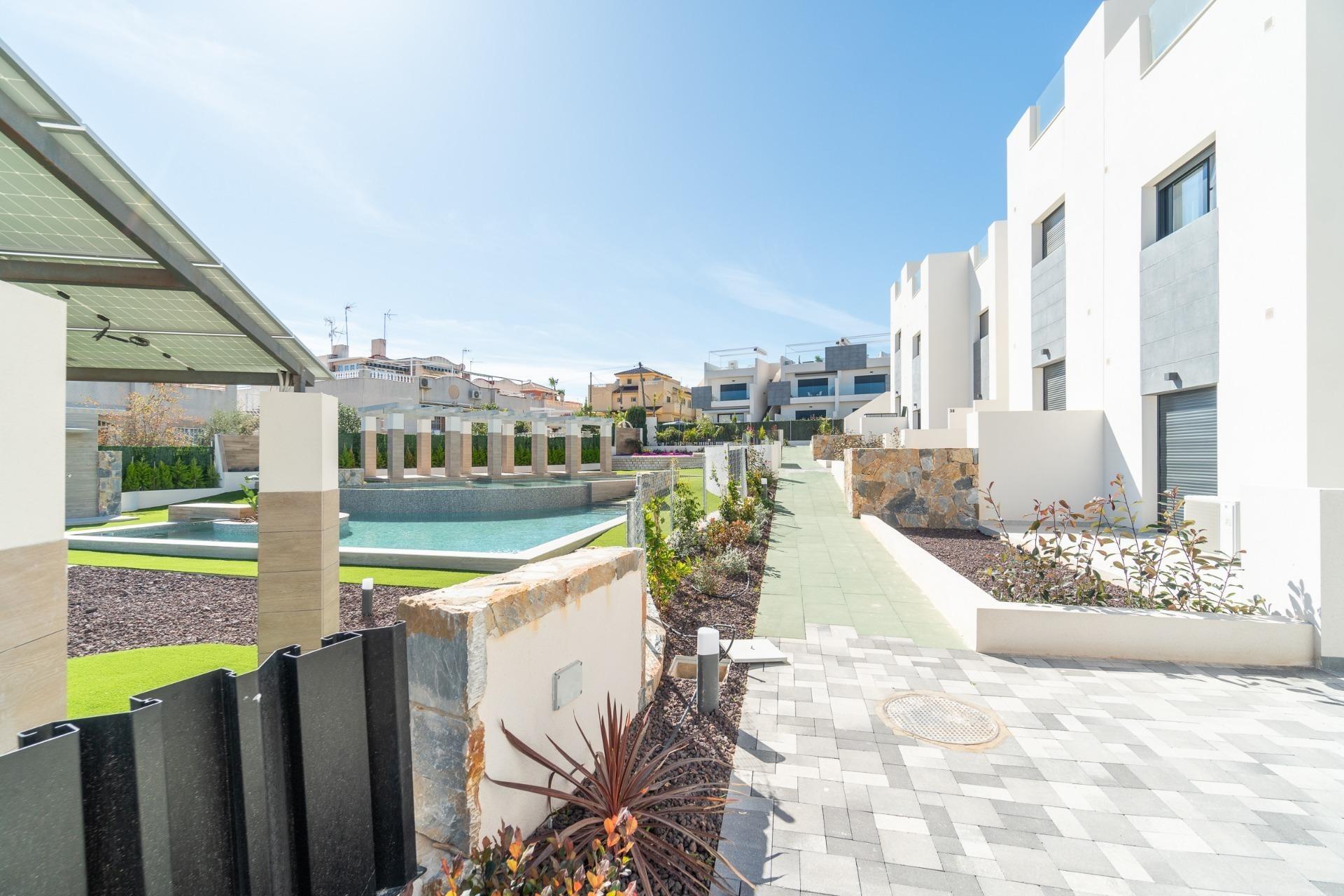 Bungalow en planta baja en Los Balcones(Torrevieja) - foto 5