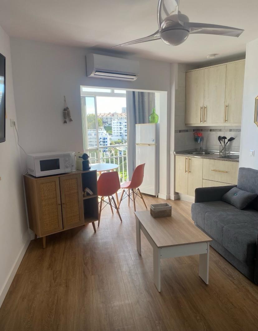 ESTUDIO EN PRIMERA LÍNEA DE PLAYA, BENALMÁDENA - foto 8
