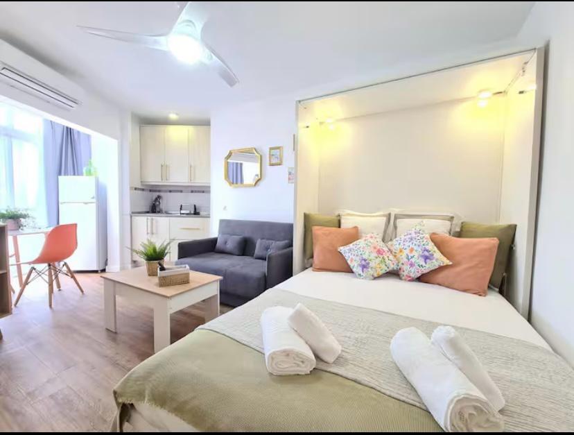 ESTUDIO EN PRIMERA LÍNEA DE PLAYA, BENALMÁDENA - foto 9
