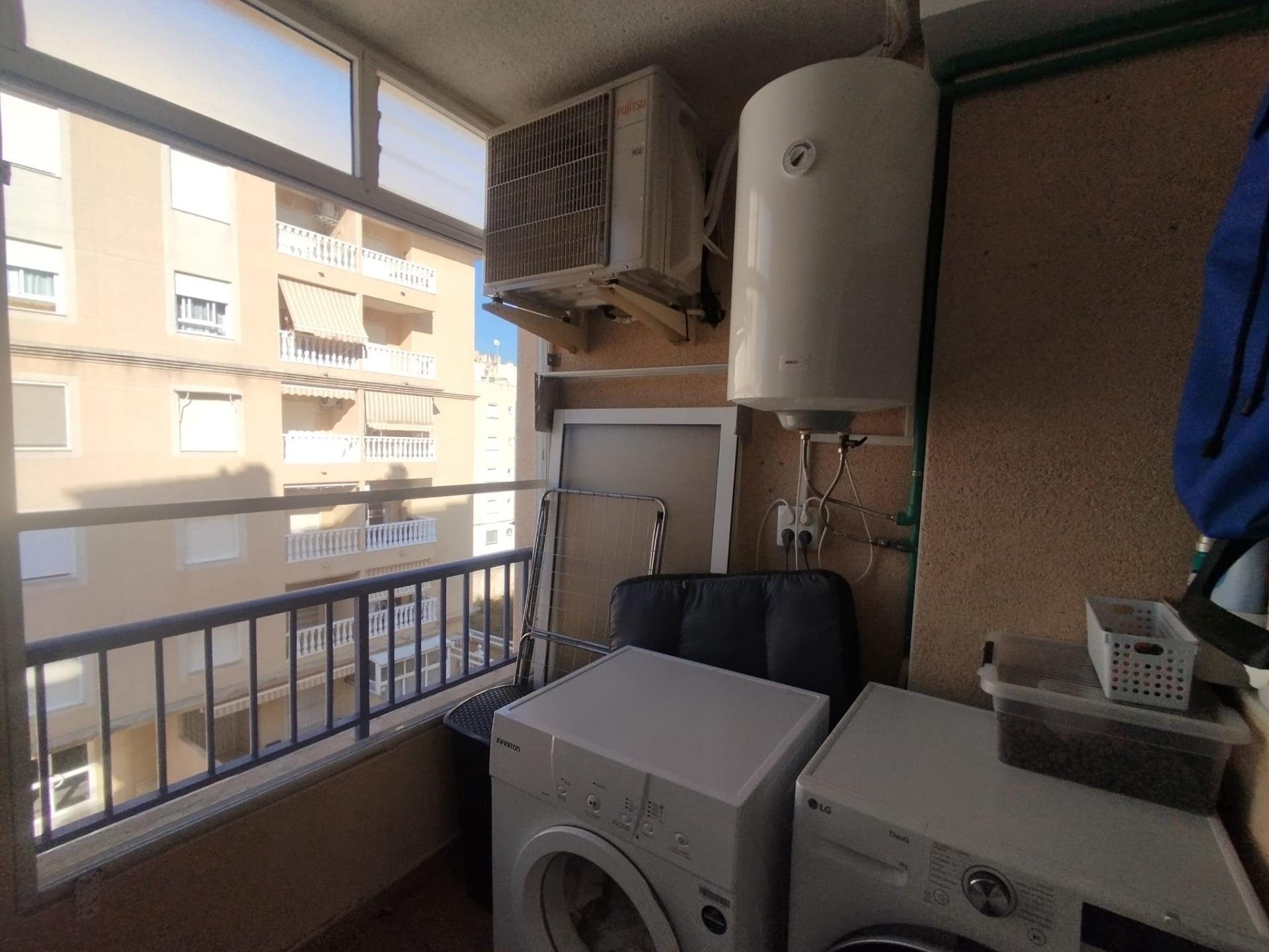Luminoso apartamento reformado en el centro de Guardamar del - foto 18