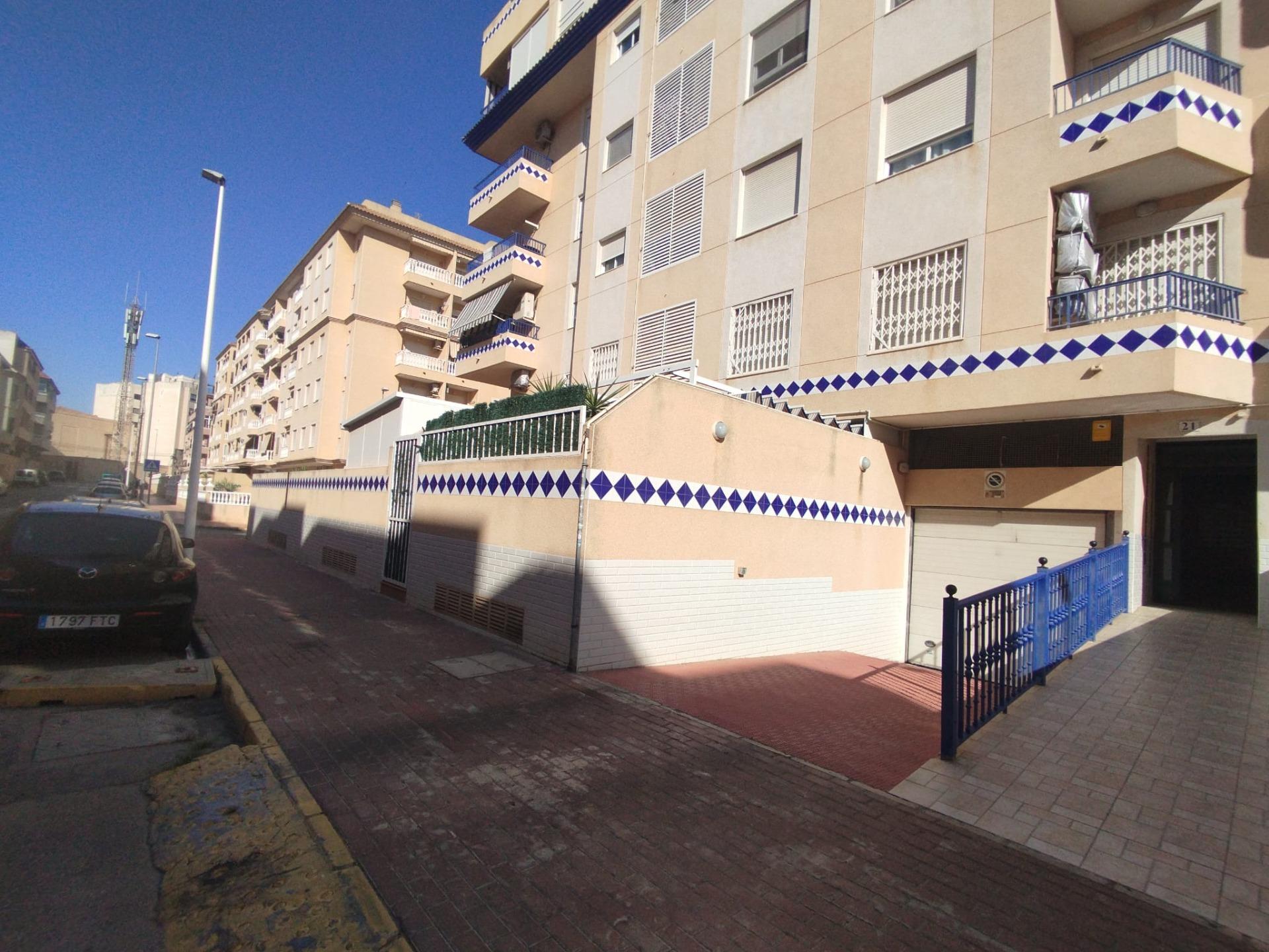 Luminoso apartamento reformado en el centro de Guardamar del - foto 25