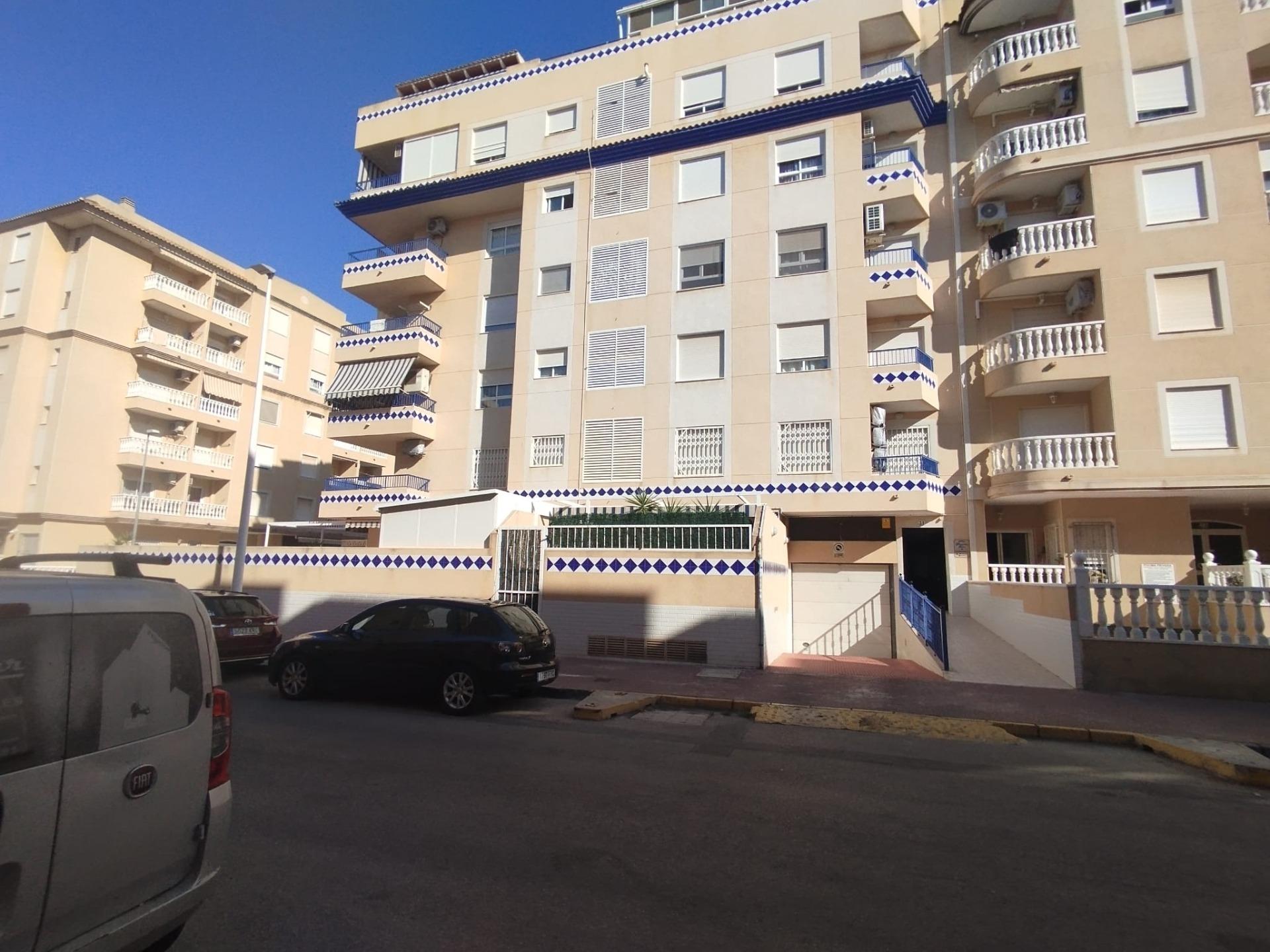 Luminoso apartamento reformado en el centro de Guardamar del - foto 26
