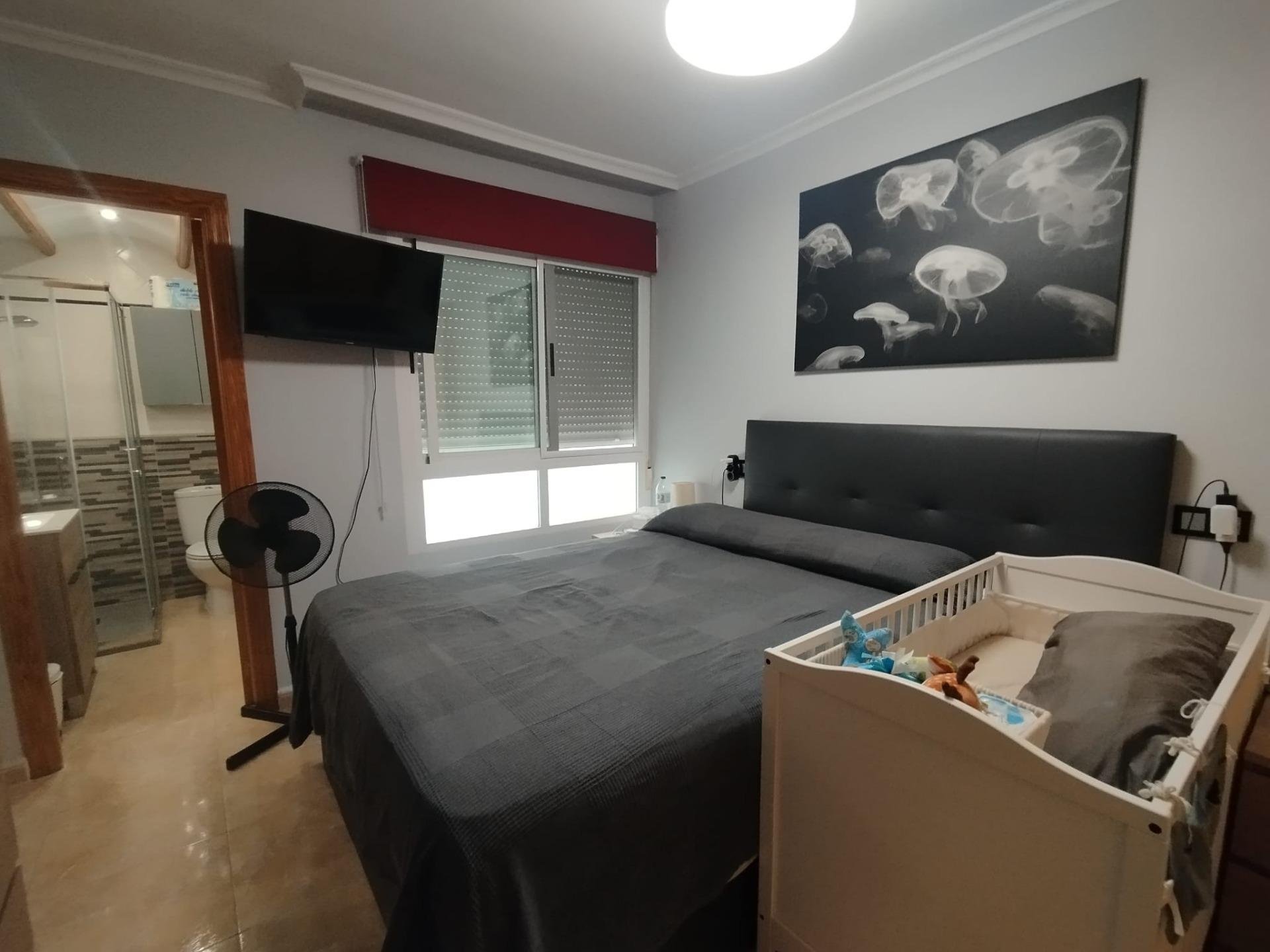 Luminoso apartamento reformado en el centro de Guardamar del - foto 7