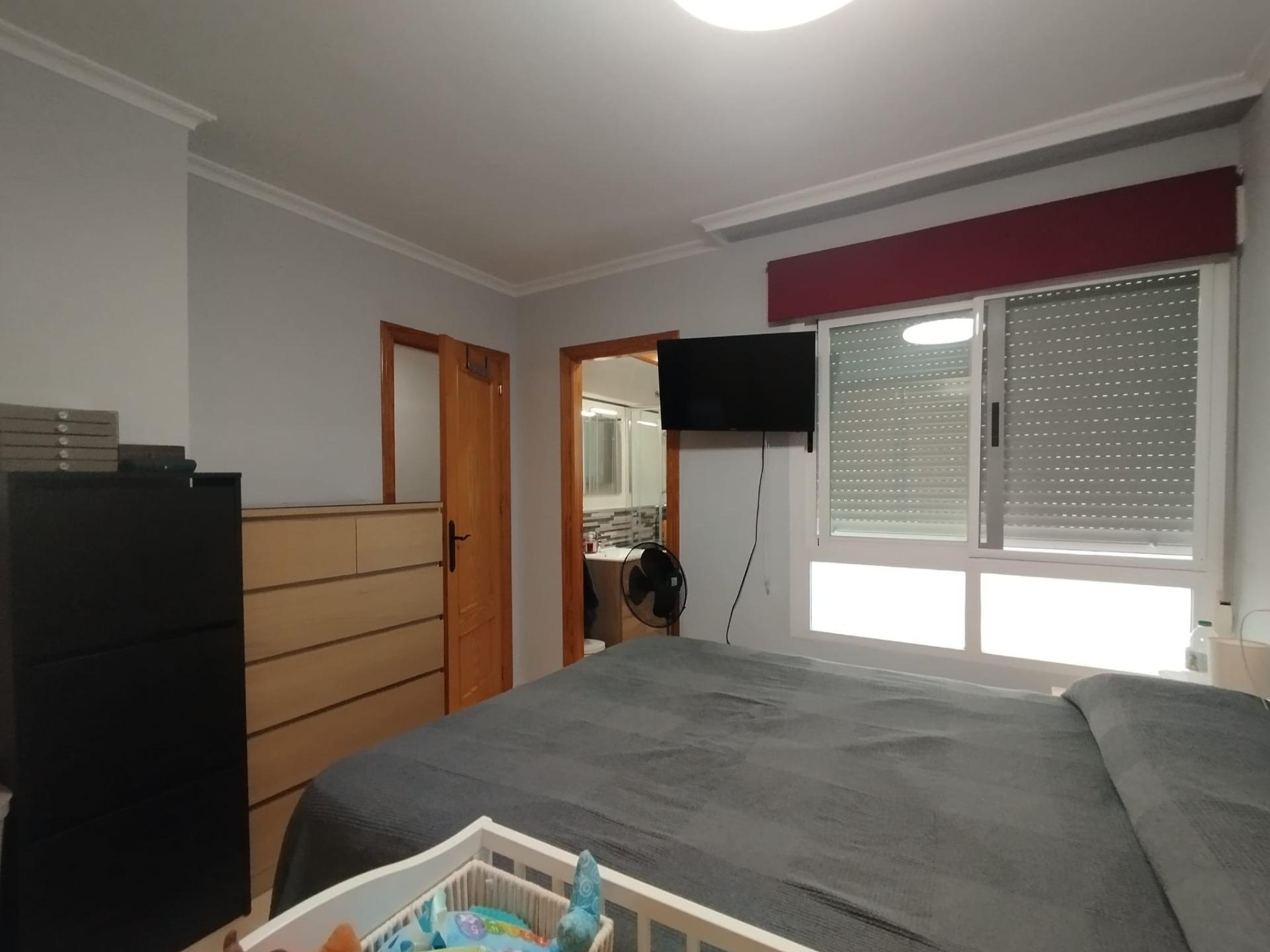 Luminoso apartamento reformado en el centro de Guardamar del - foto 8