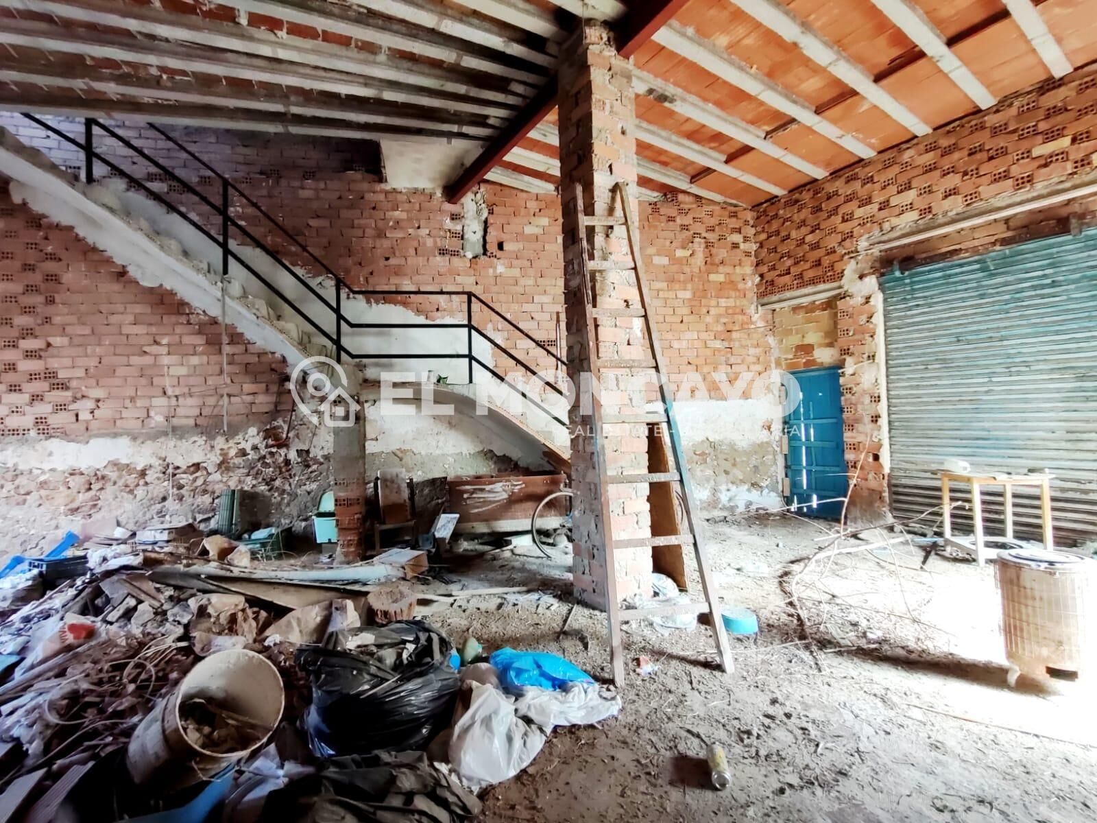 Fantástica casa de pueblo esquina en el centro de Los Montes - foto 14