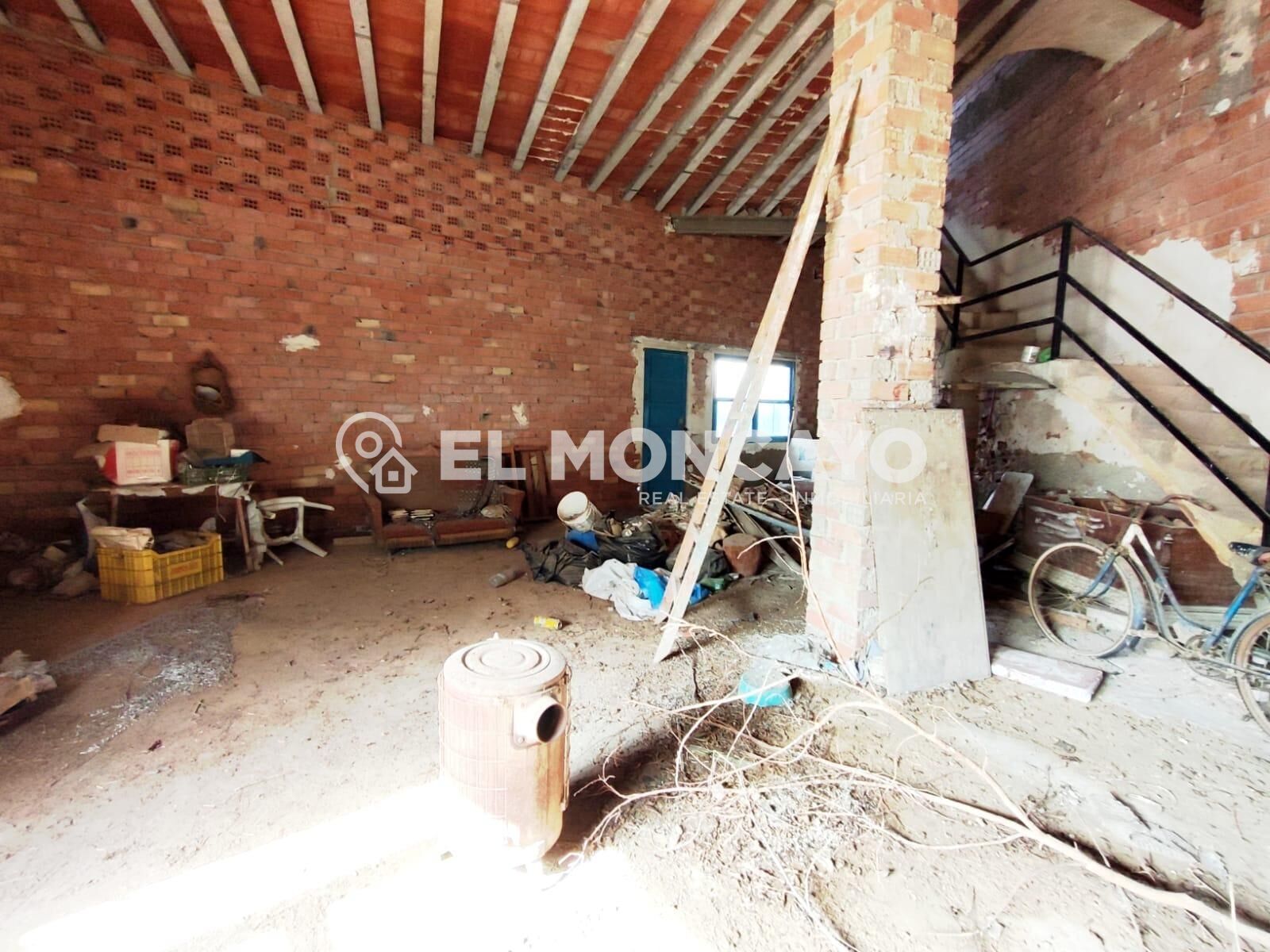 Fantástica casa de pueblo esquina en el centro de Los Montes - foto 15
