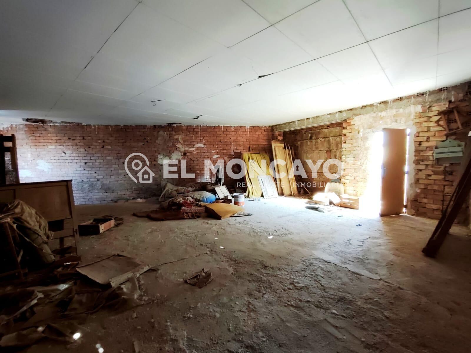 Fantástica casa de pueblo esquina en el centro de Los Montes - foto 19