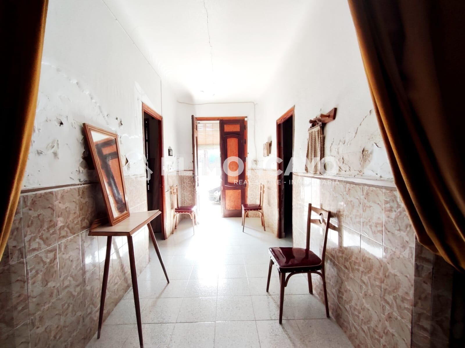 Fantástica casa de pueblo esquina en el centro de Los Montes - foto 3