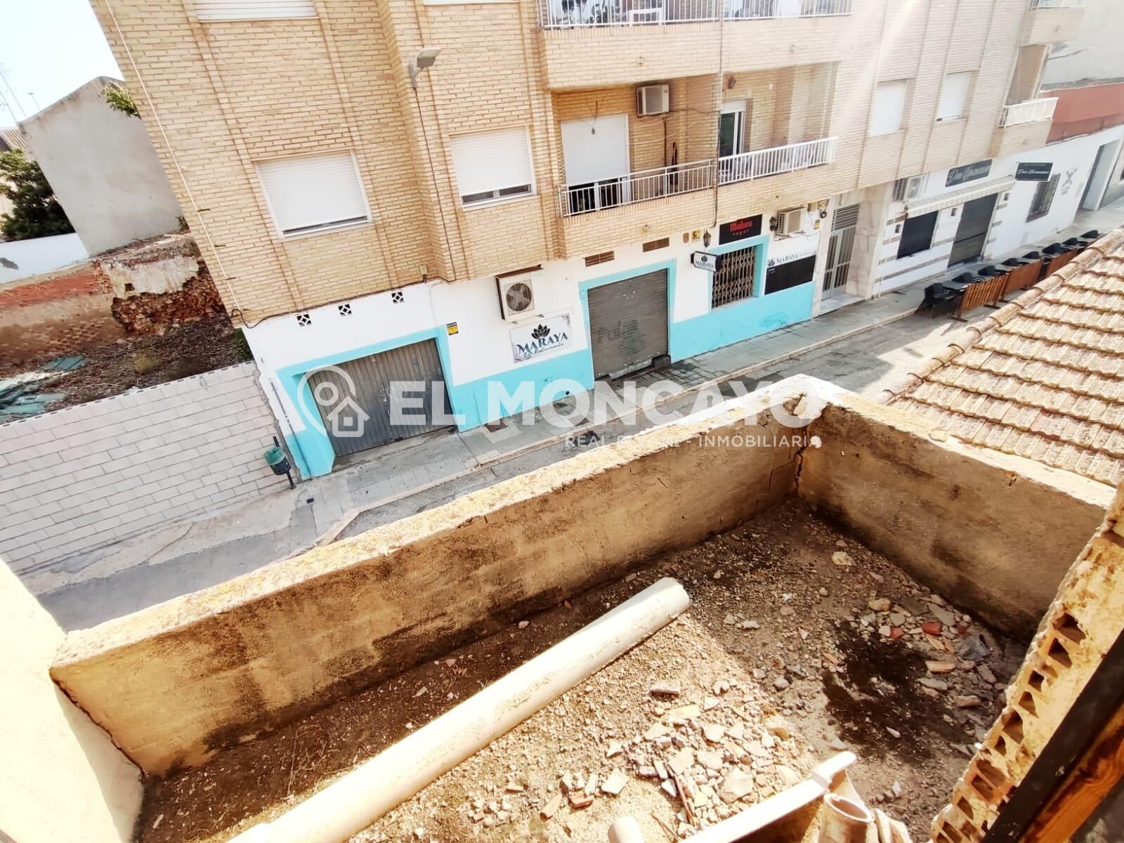 Fantástica casa de pueblo esquina en el centro de Los Montes - foto 23