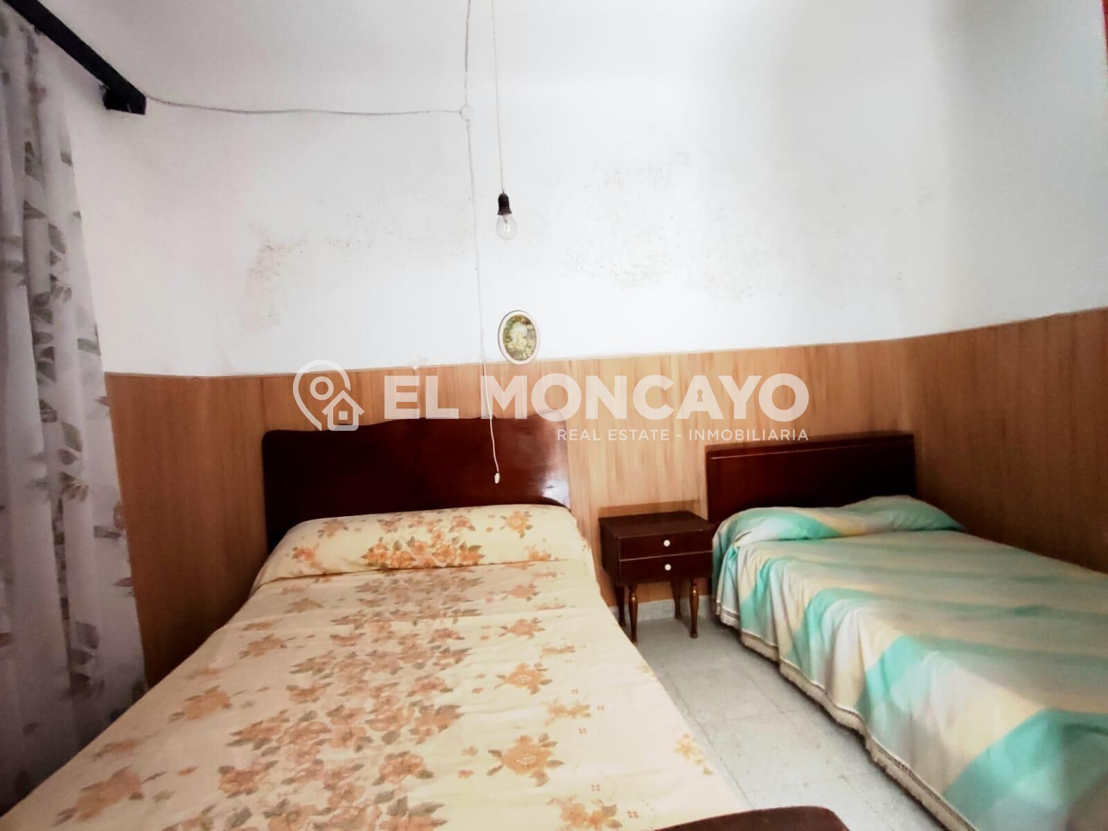 Fantástica casa de pueblo esquina en el centro de Los Montes - foto 7
