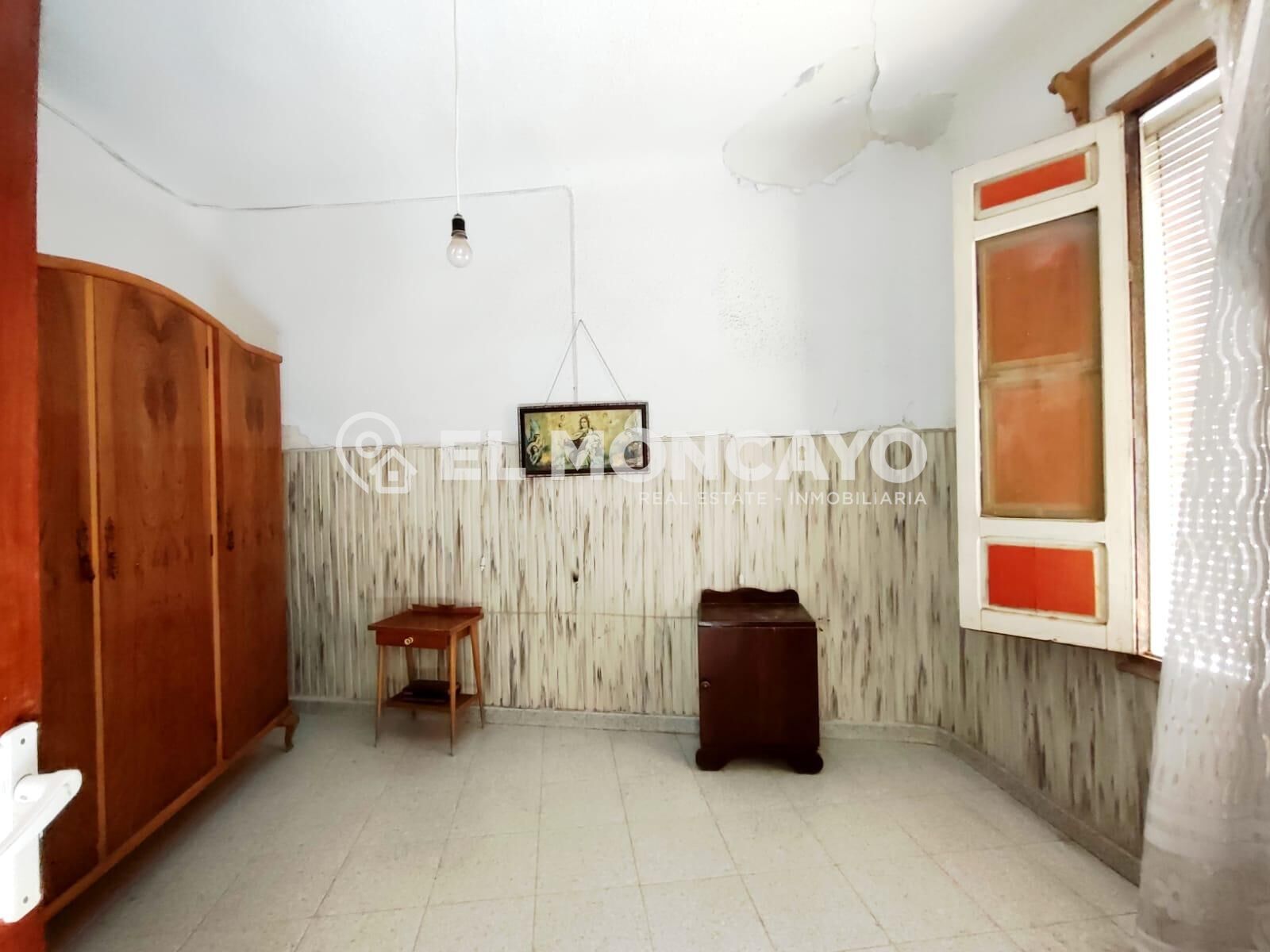 Fantástica casa de pueblo esquina en el centro de Los Montes - foto 8