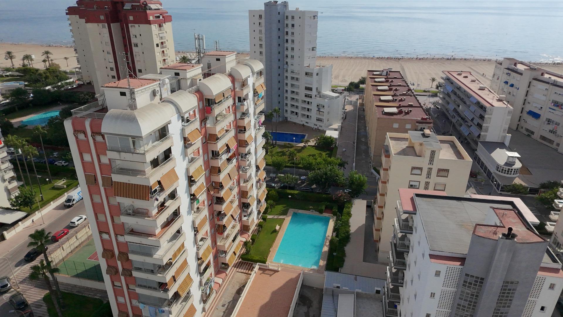 Apartamento en edificio Gandiazar I, a 100 mts del mar c/pis