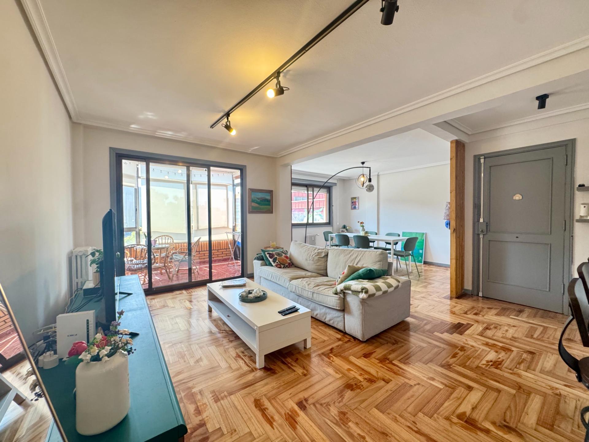 PISO DE 3 habitaciones CON GARAJE Y TRASTERO, VIGO. Ref. P46