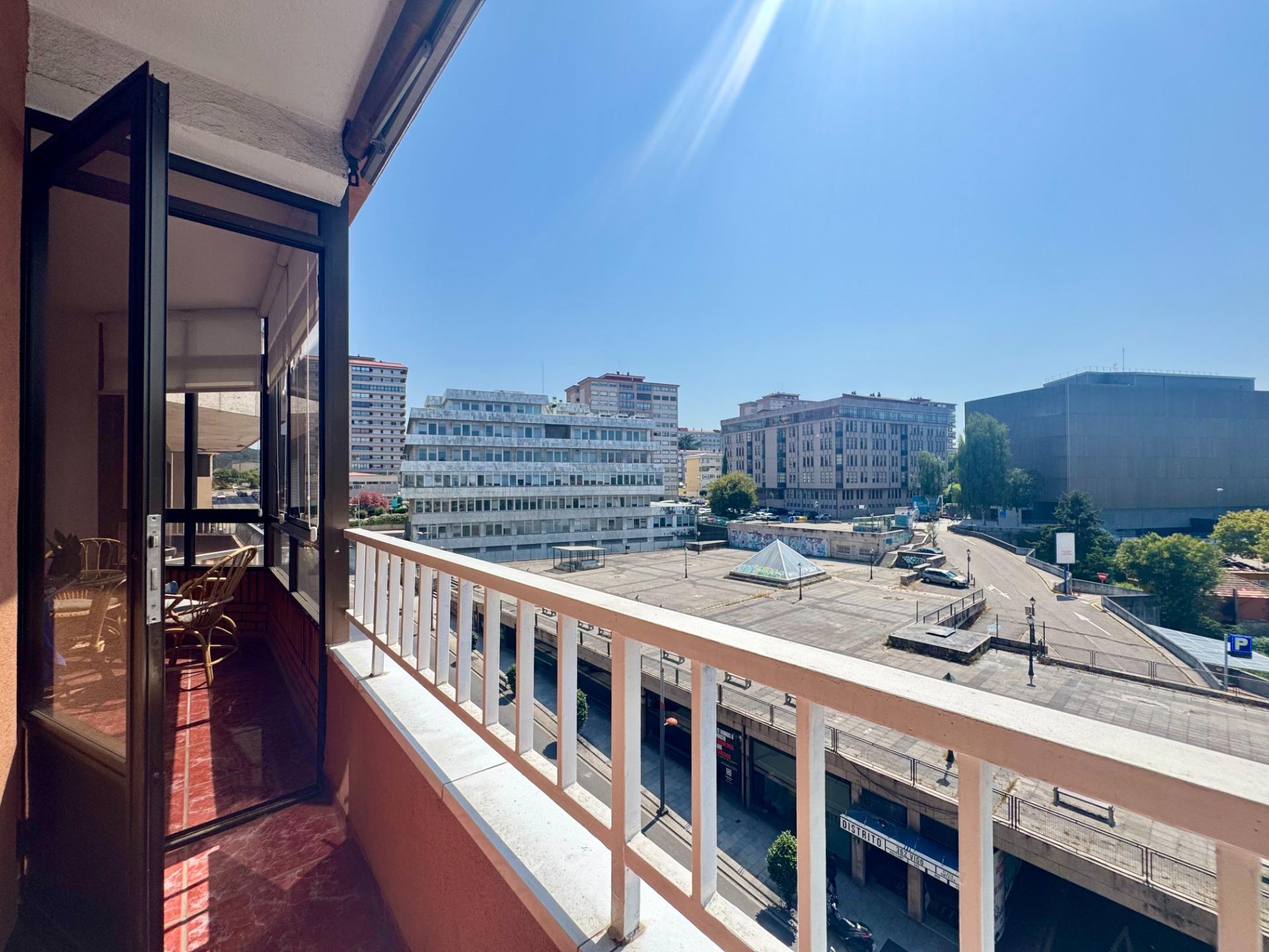 PISO DE 3 habitaciones CON GARAJE Y TRASTERO, VIGO. Ref. P46 - foto 7