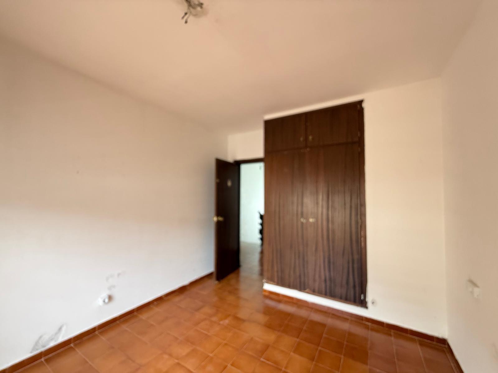 Chalet adosado de 3 dormitorios con garaje, terrazas y jardí - foto 12