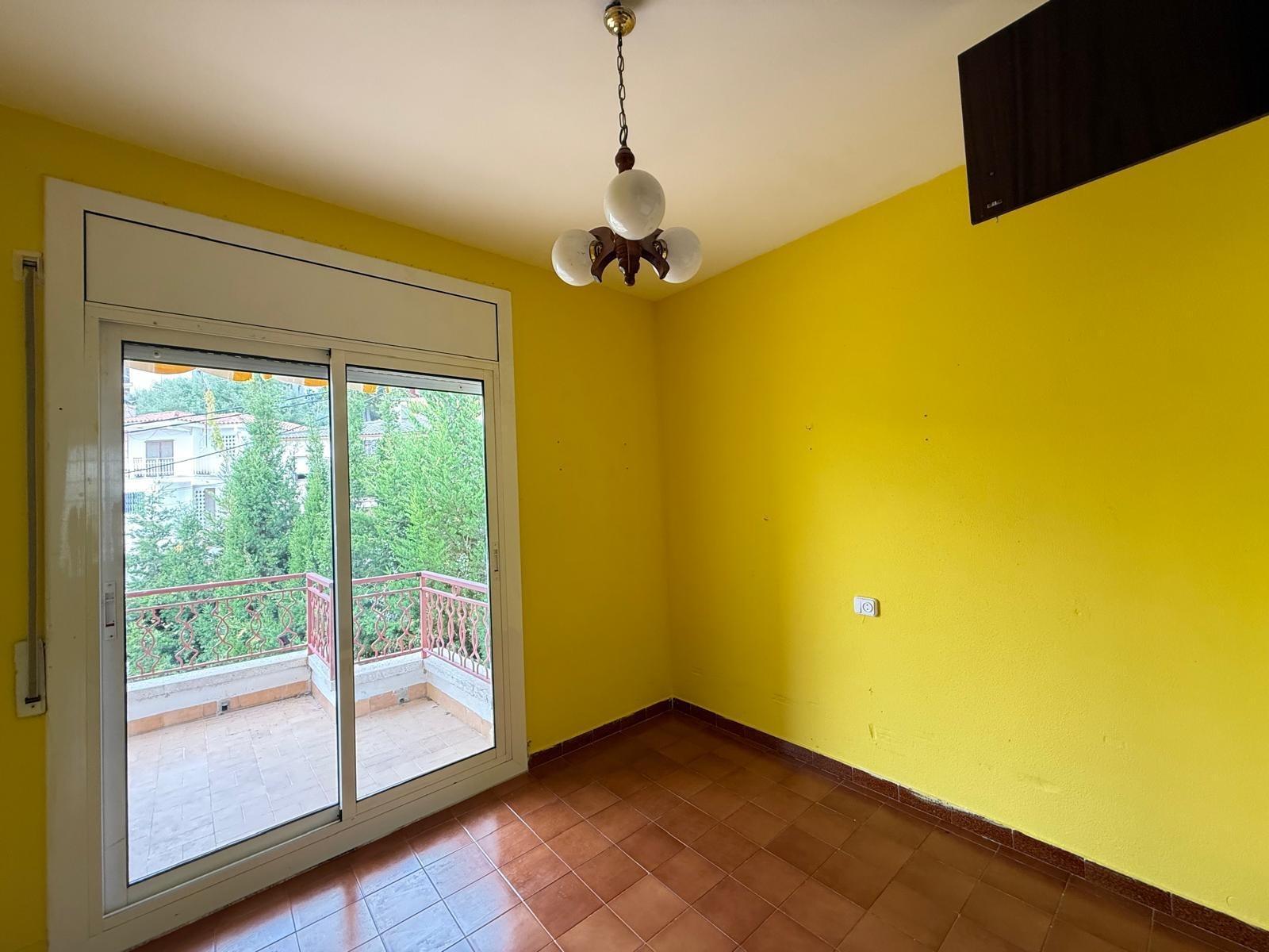 Chalet adosado de 3 dormitorios con garaje, terrazas y jardí - foto 7