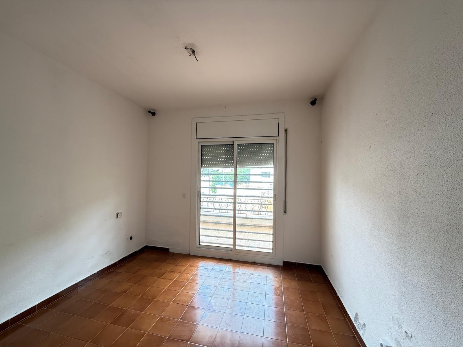Chalet adosado de 3 dormitorios con garaje, terrazas y jardí - foto 9
