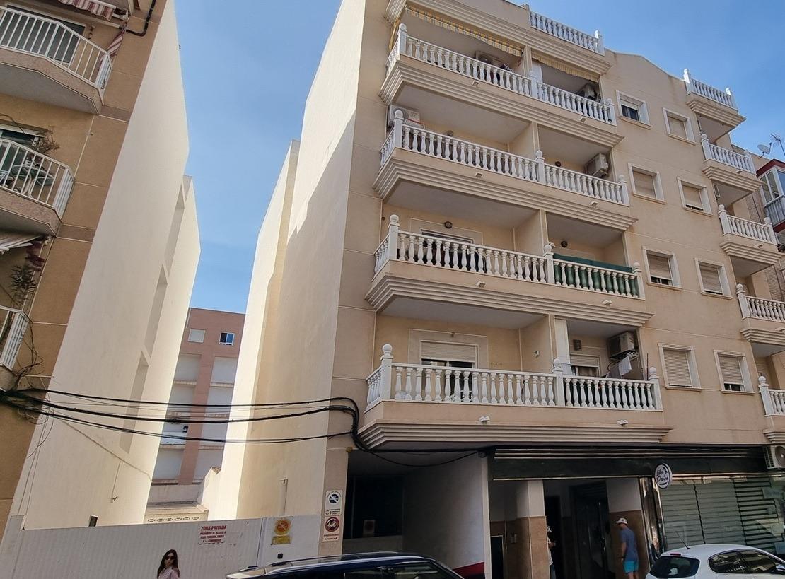 se vende un piso de 2 dormitorios cerca de la playa Cura en 