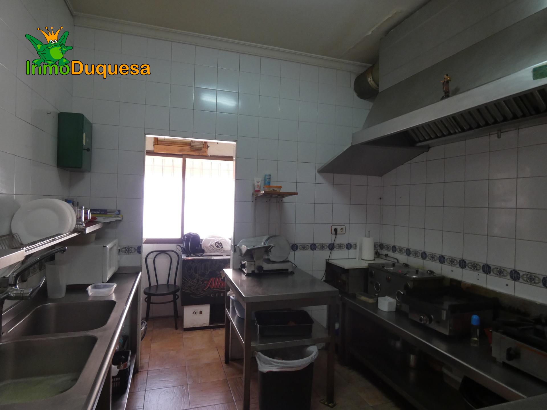 NEGOCIO en funcionamiento + Almacen. - foto 4