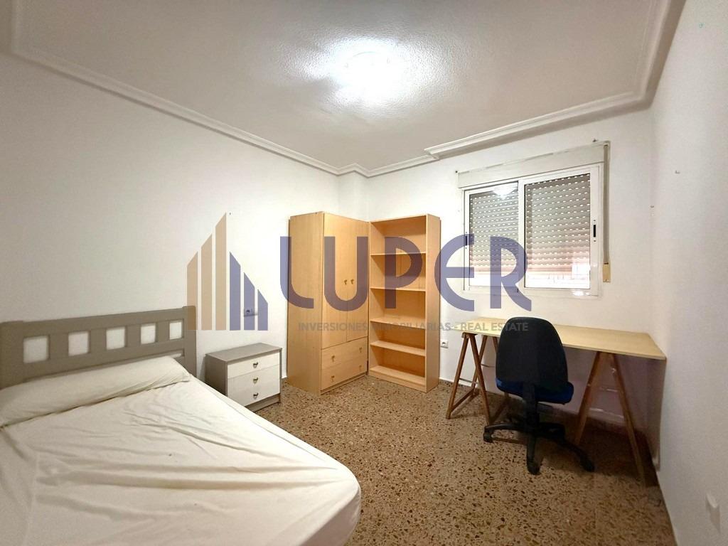 PISO EN ALQUILER PARA ESTUDIANTES SOBRE LA AVENIDA PRINCIPAL - foto 12
