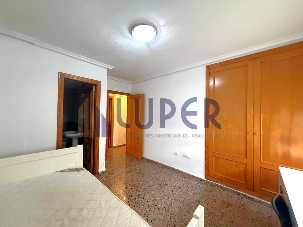PISO EN ALQUILER PARA ESTUDIANTES SOBRE LA AVENIDA PRINCIPAL - foto 7