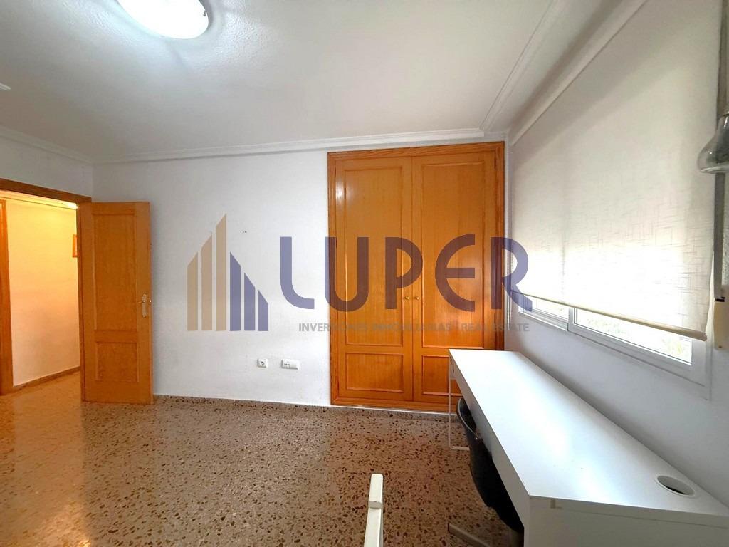 PISO EN ALQUILER PARA ESTUDIANTES SOBRE LA AVENIDA PRINCIPAL - foto 8