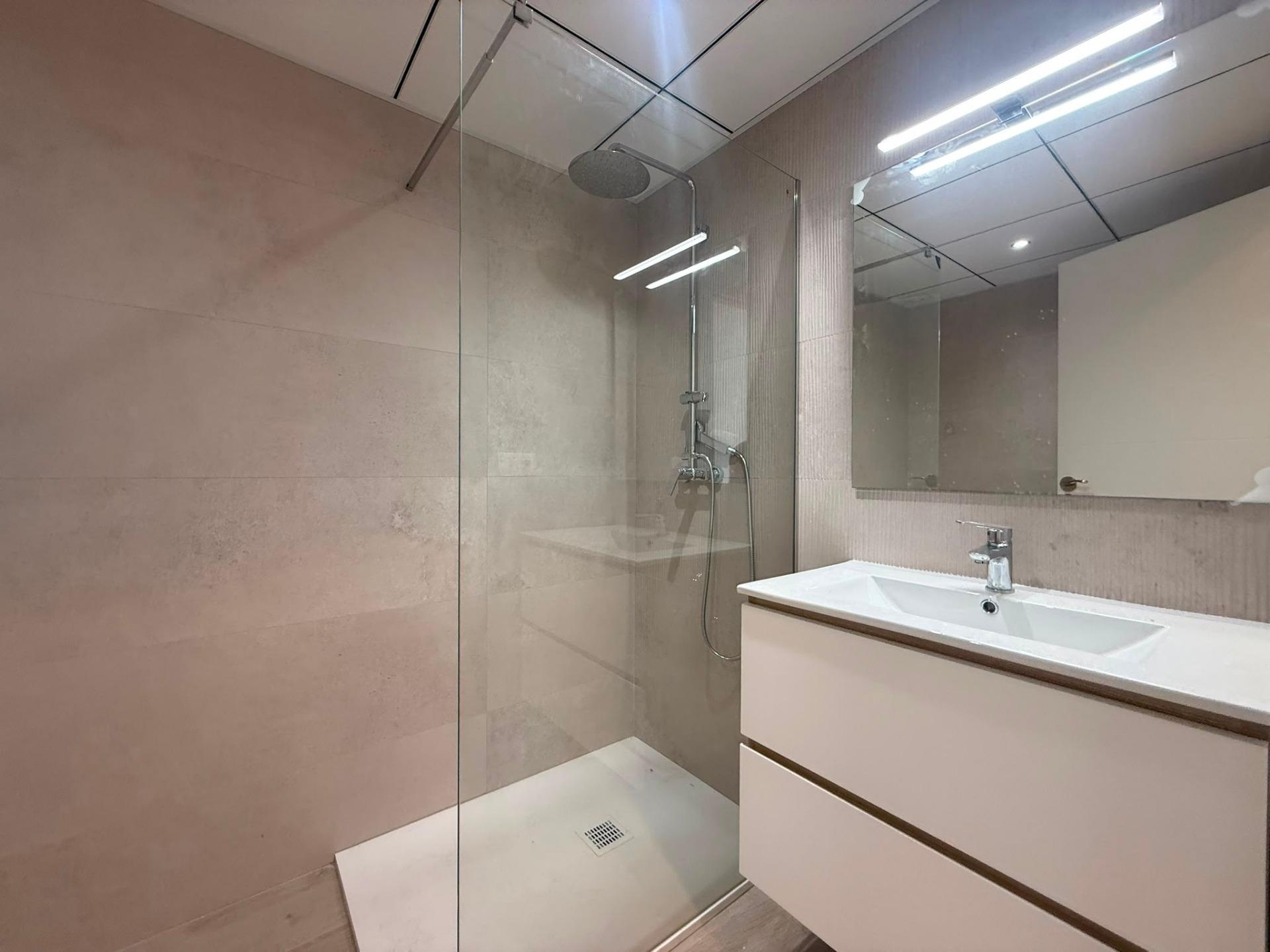 Acogedor apartamento de 58m2 en el centro de Deltebre - foto 12