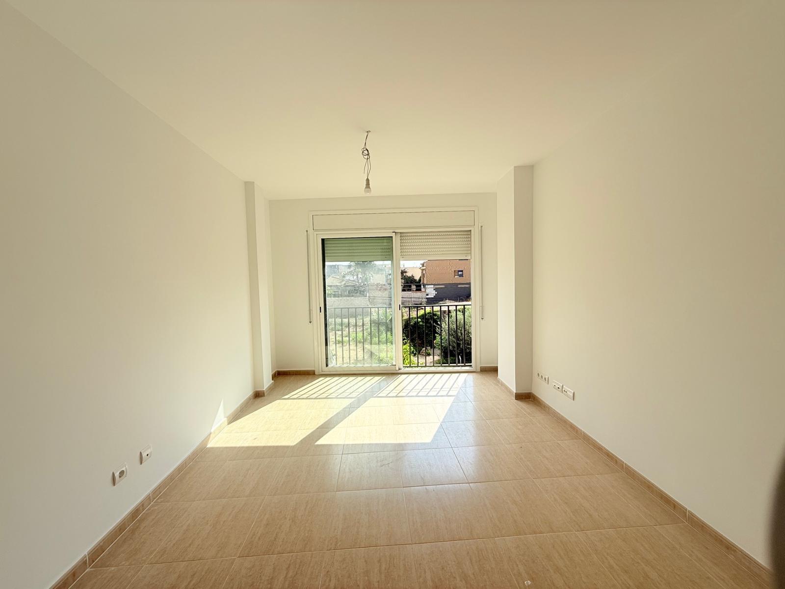 Acogedor apartamento de 58m2 en el centro de Deltebre - foto 2