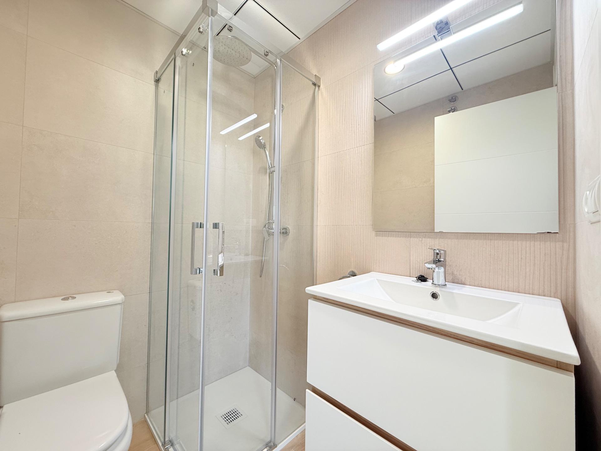 Espectacular duplex de 96m2, luminoso y muy céntrico en Delt - foto 13