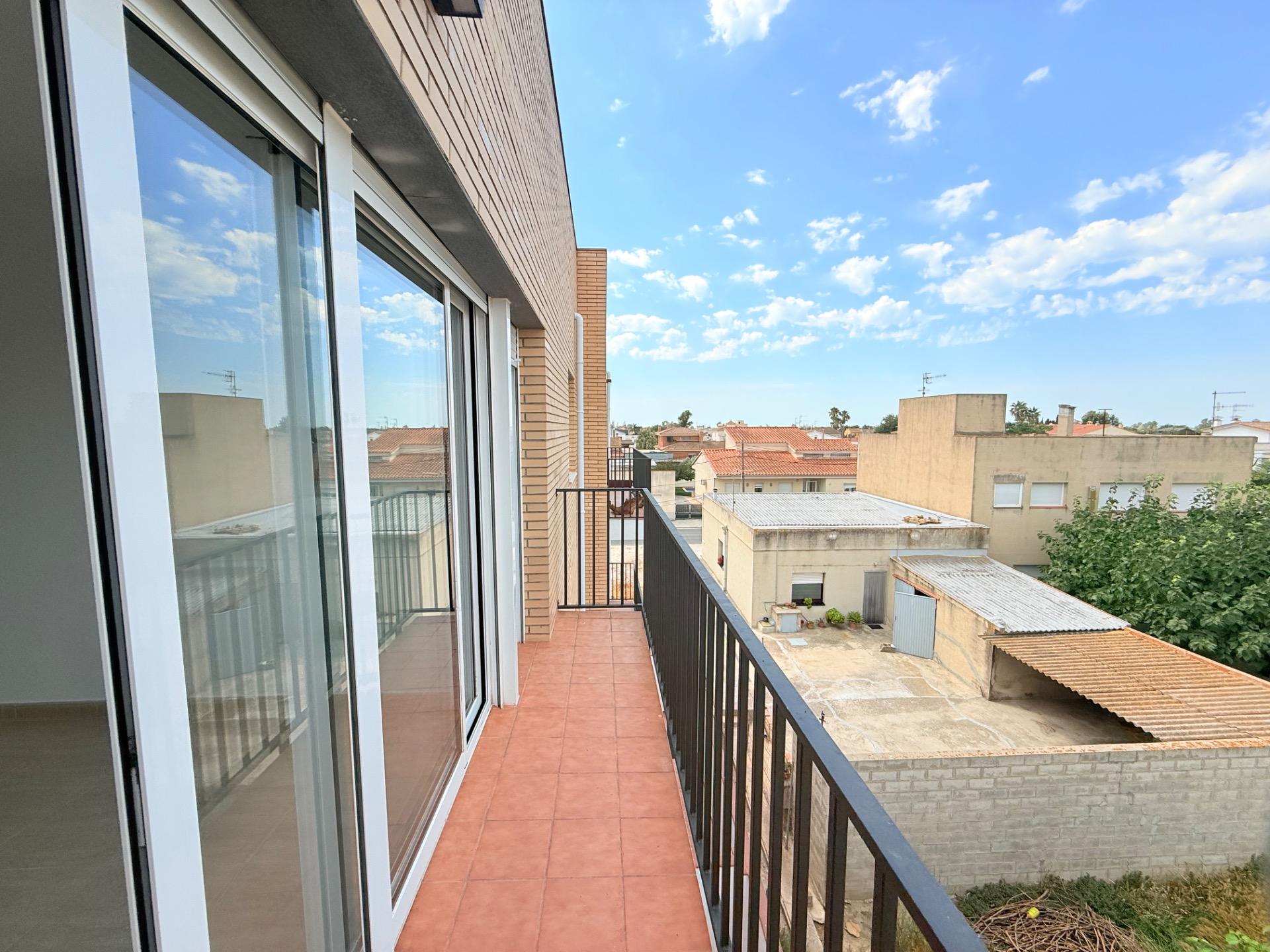 Espectacular duplex de 96m2, luminoso y muy céntrico en Delt - foto 17